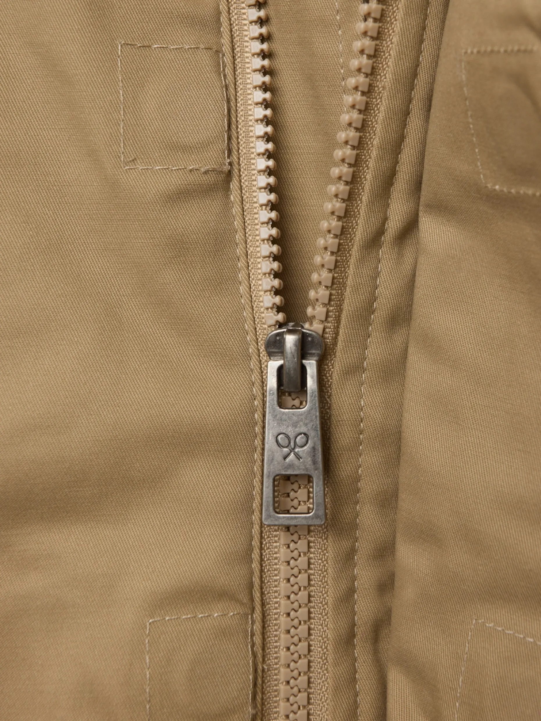Abrigo kids capucha bolsillos beige medio