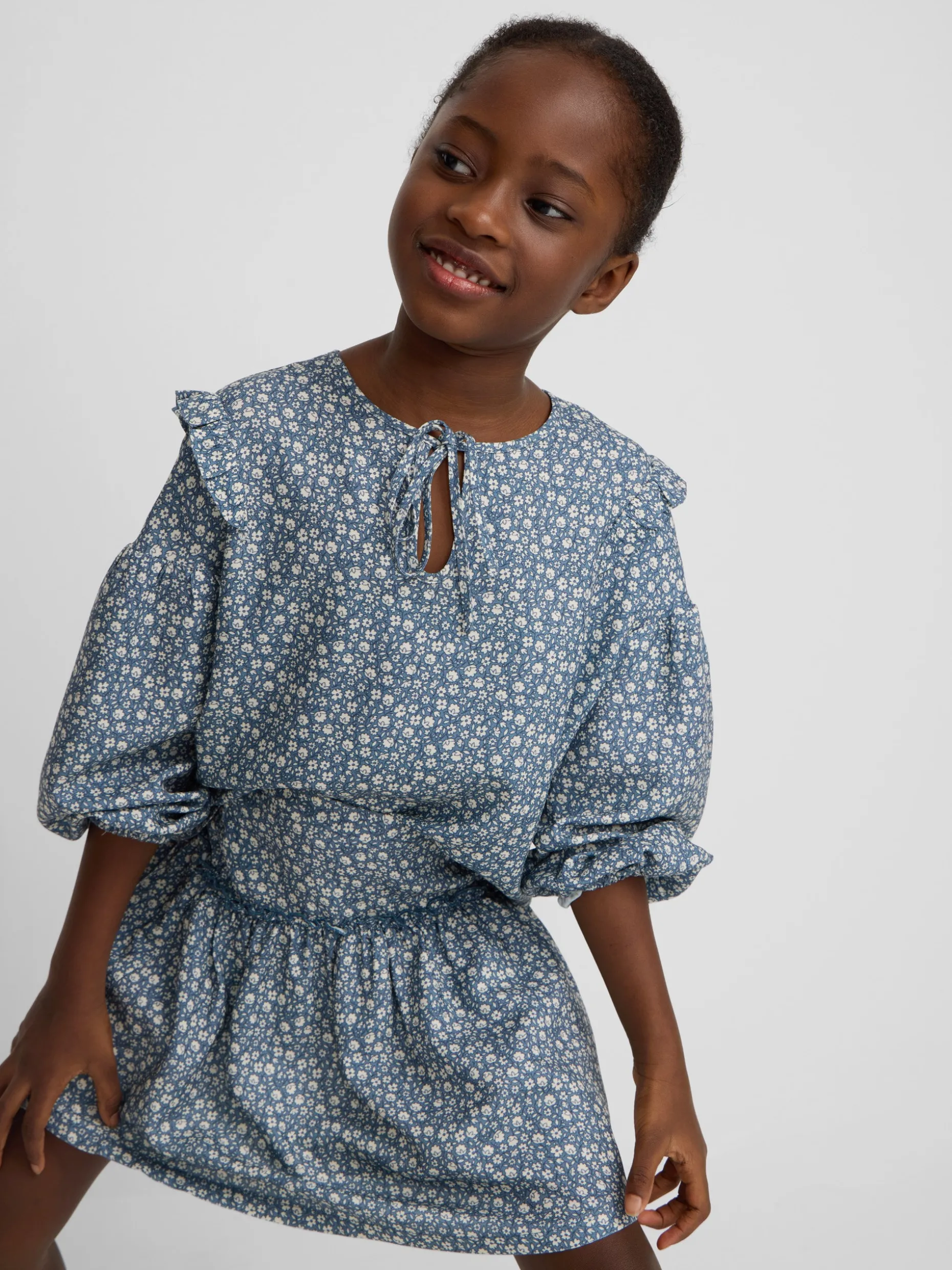 Blusa girl estampado flores azul claro