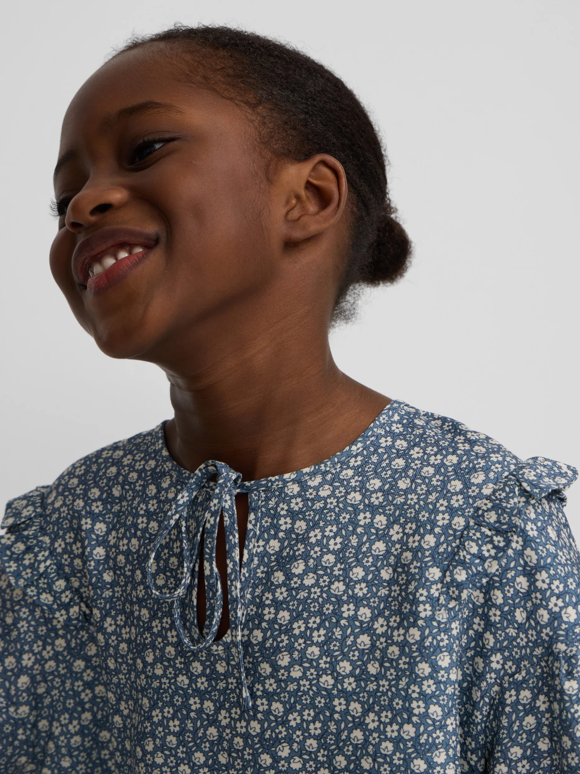 Blusa girl estampado flores azul claro