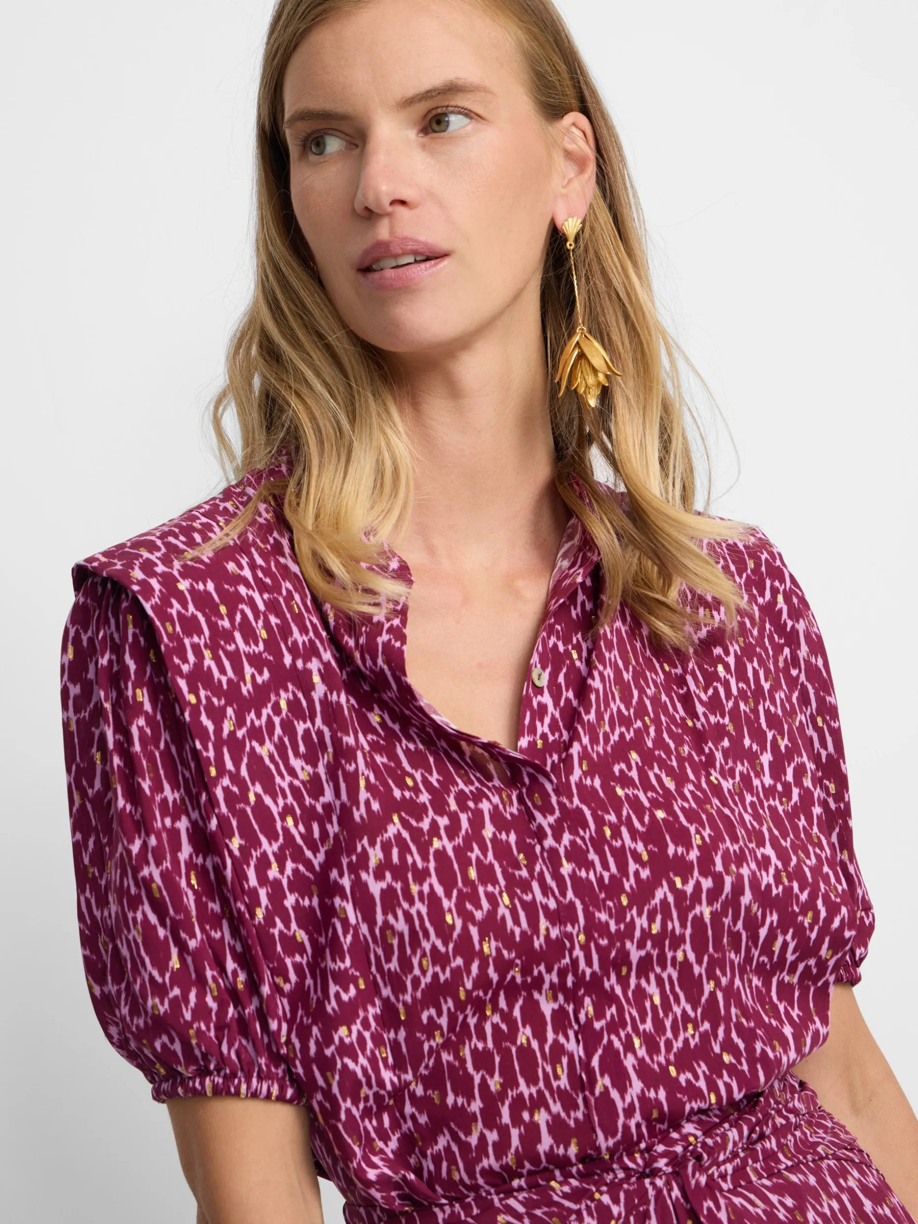 Blusa manga corta estampado lurex morados