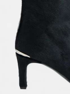 Botin tacon pelo negro