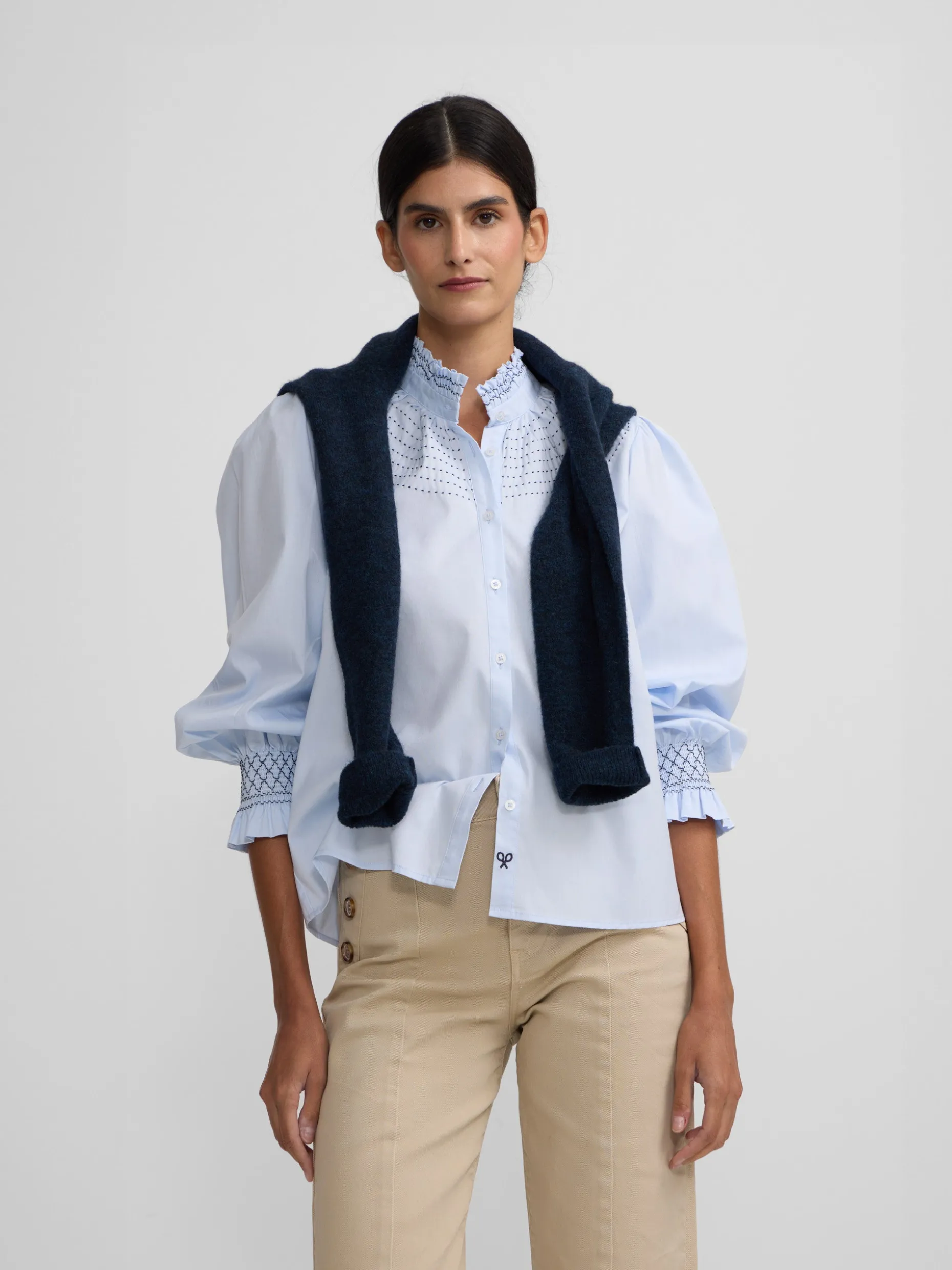 Camisa puño frunces celeste
