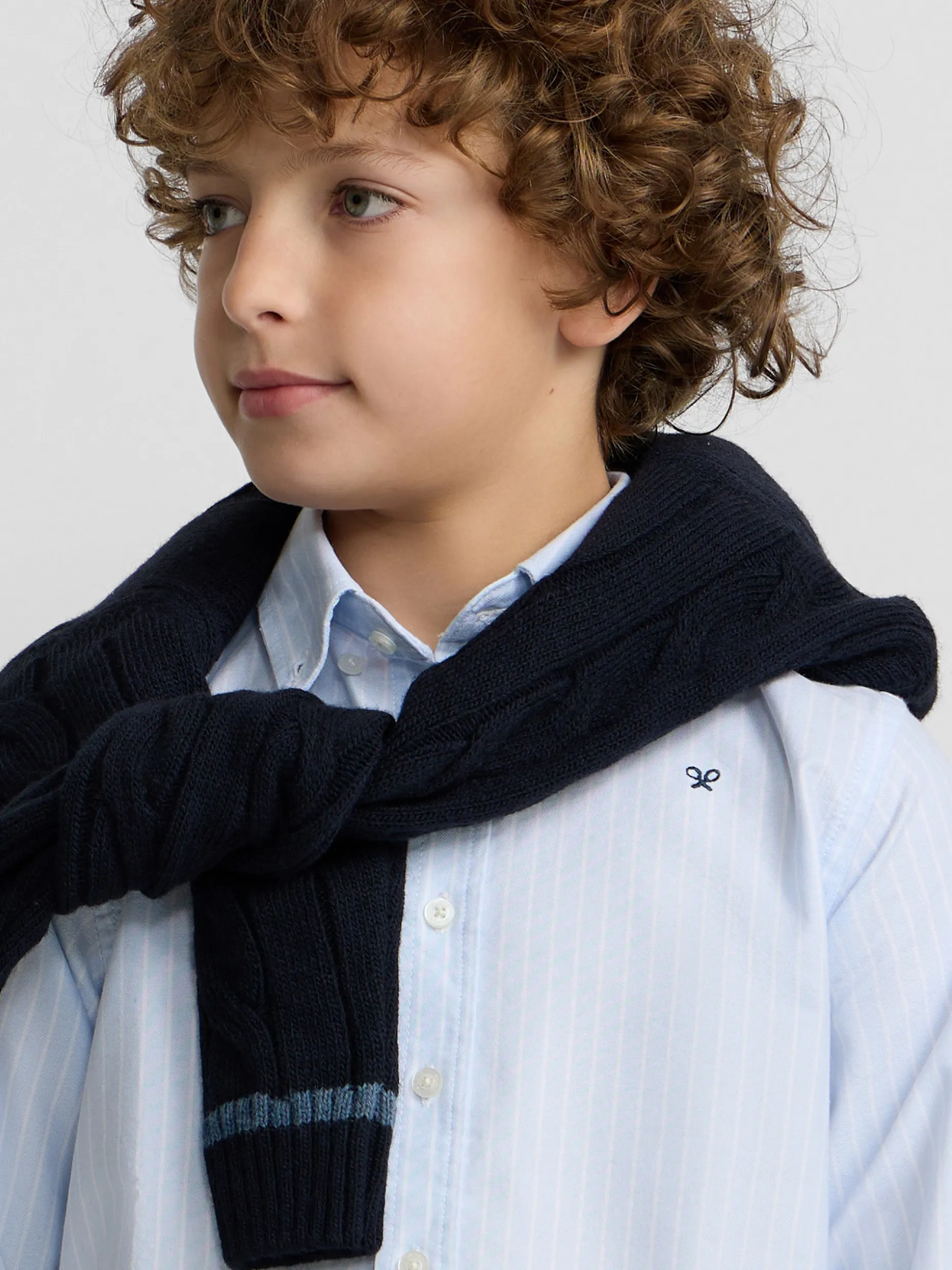Camisa sport oxford kids celeste raya fina blanca