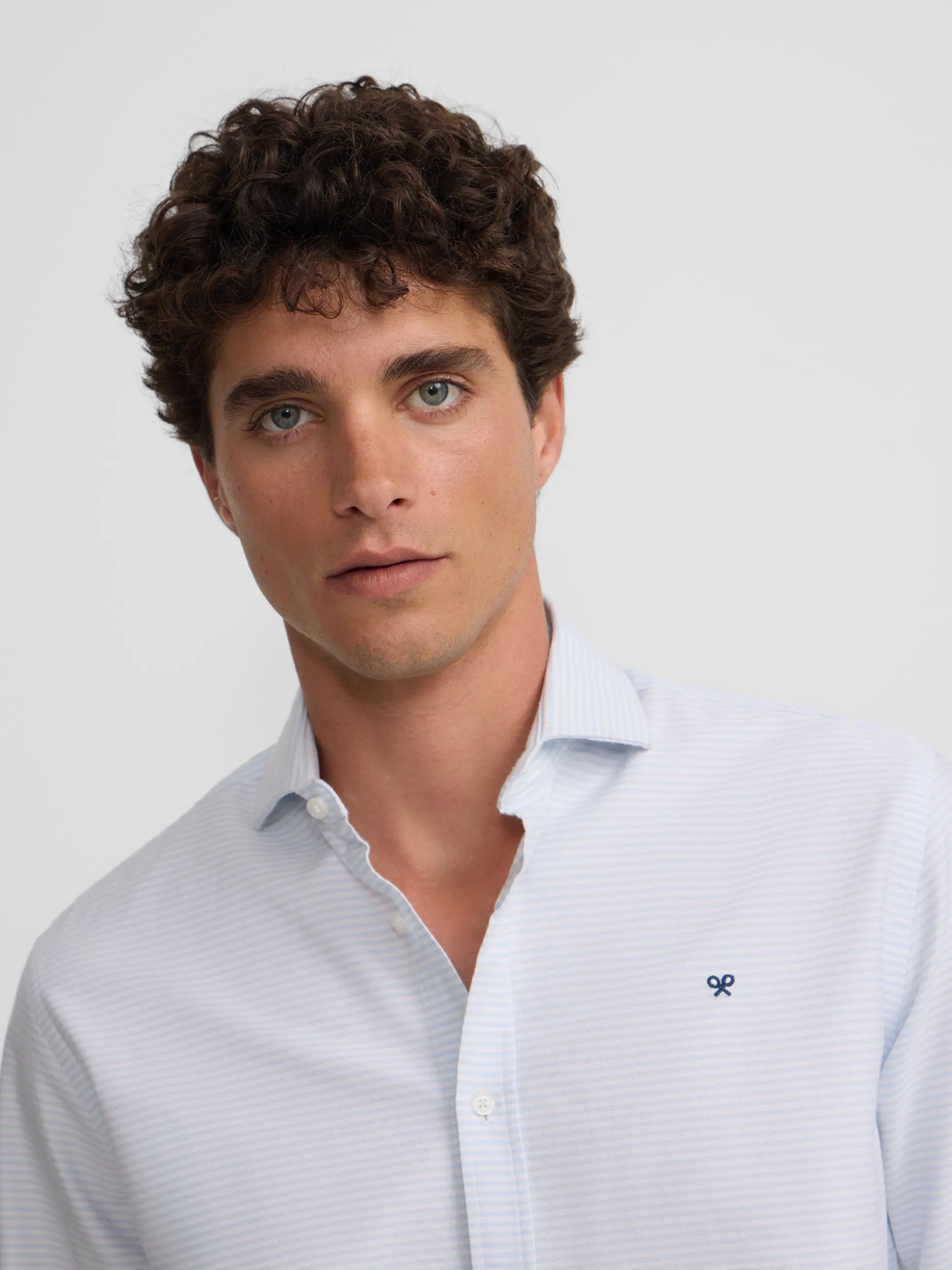 Camisa sport oxford rayas horizontales celeste