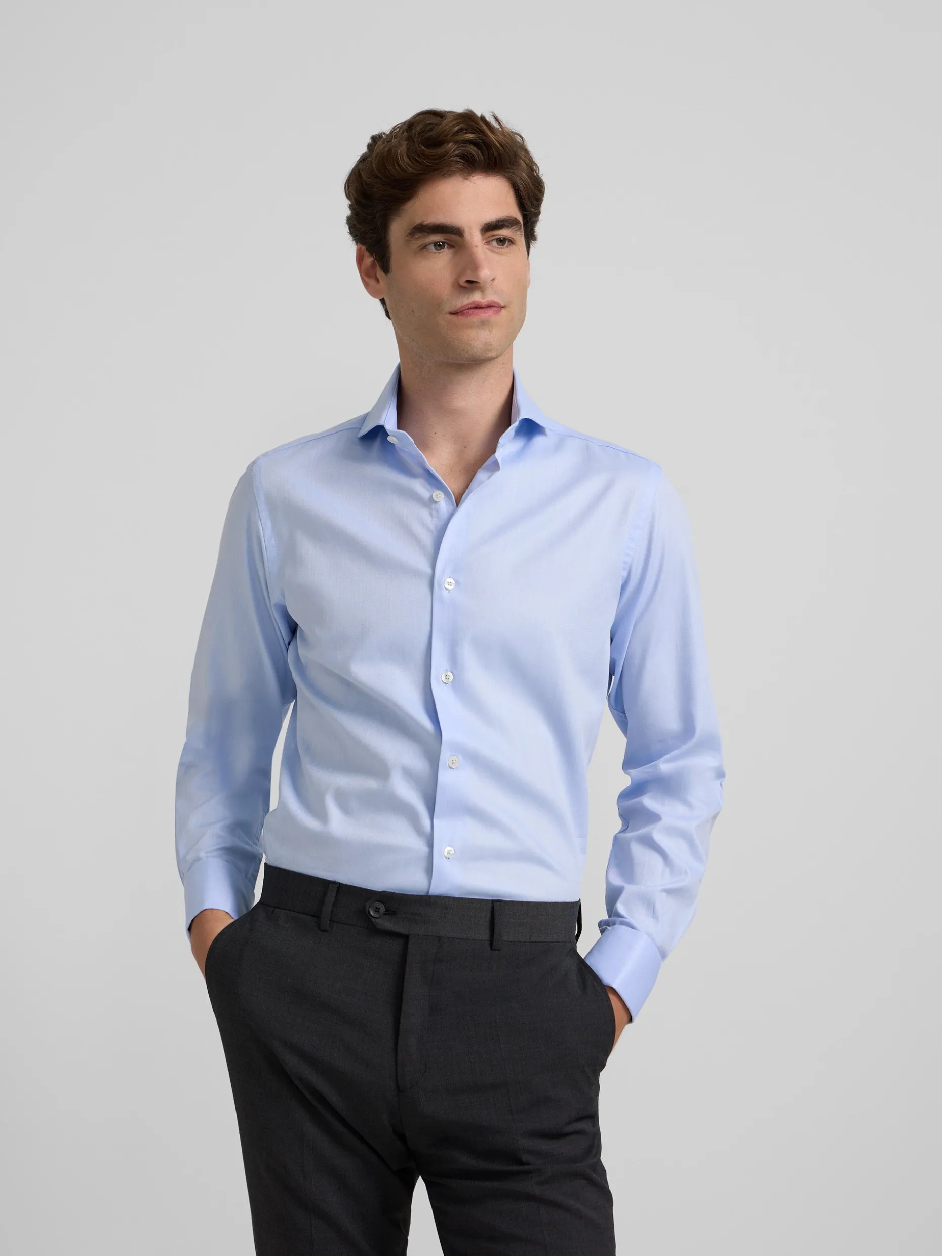 Camisa vestir espiga celeste puño doble