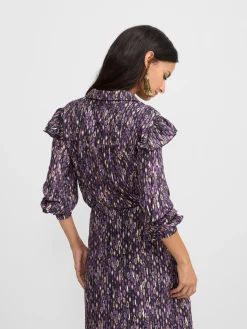 Camisa volantes hombro estampado ikat morados