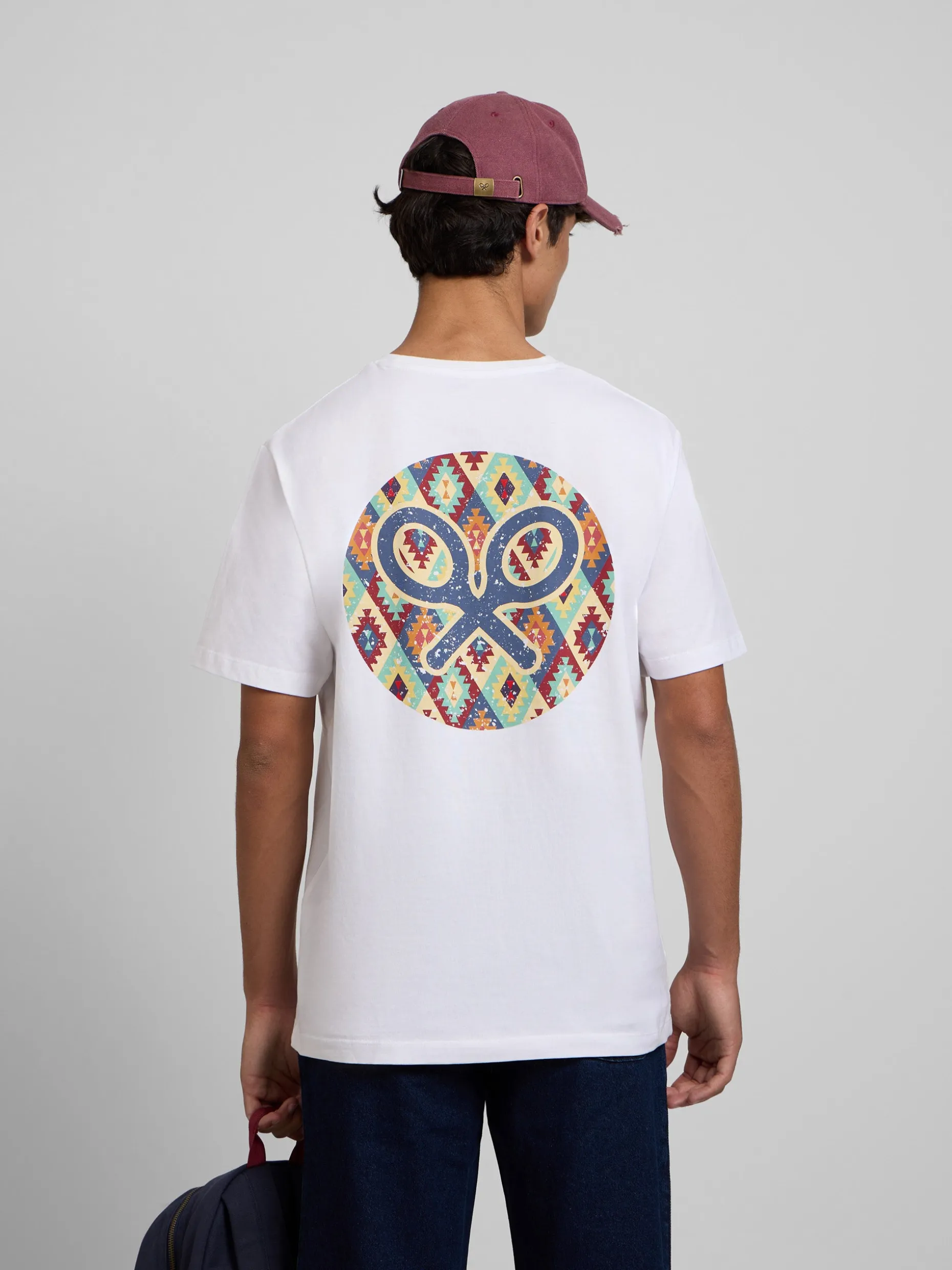 Camiseta circulo etnico multicolor blanca