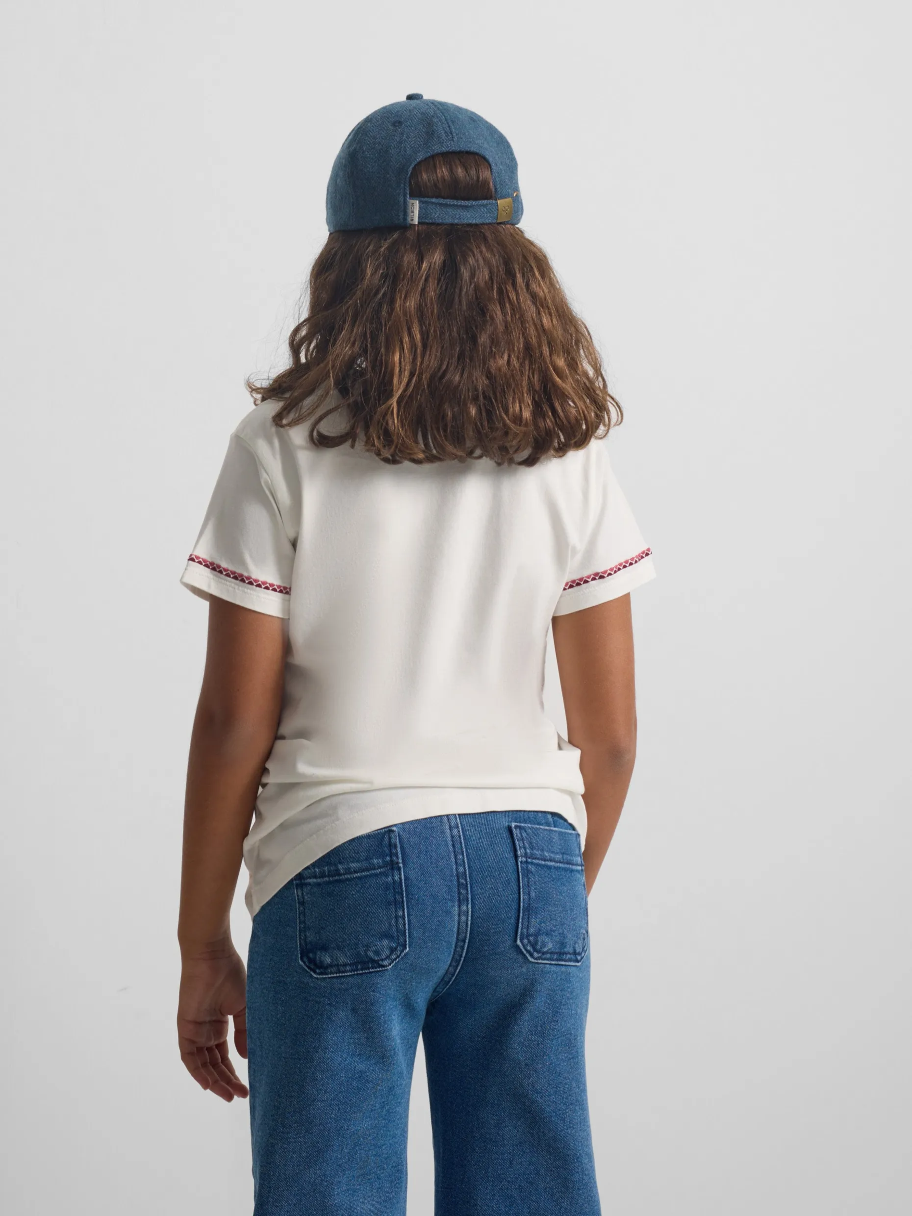 Camiseta girl raqueta etnica multicolor blanca