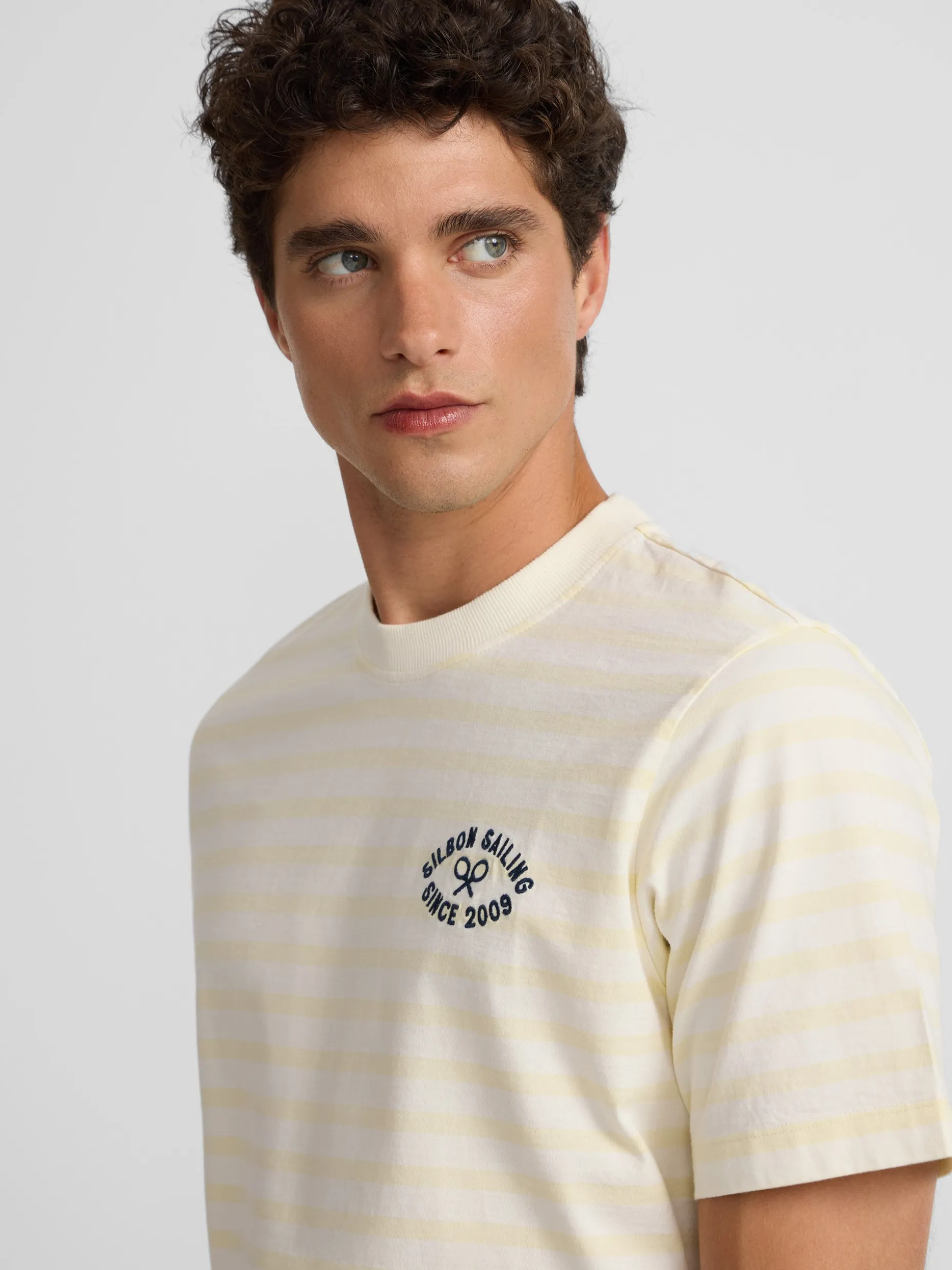 Camiseta raya media amarillo
