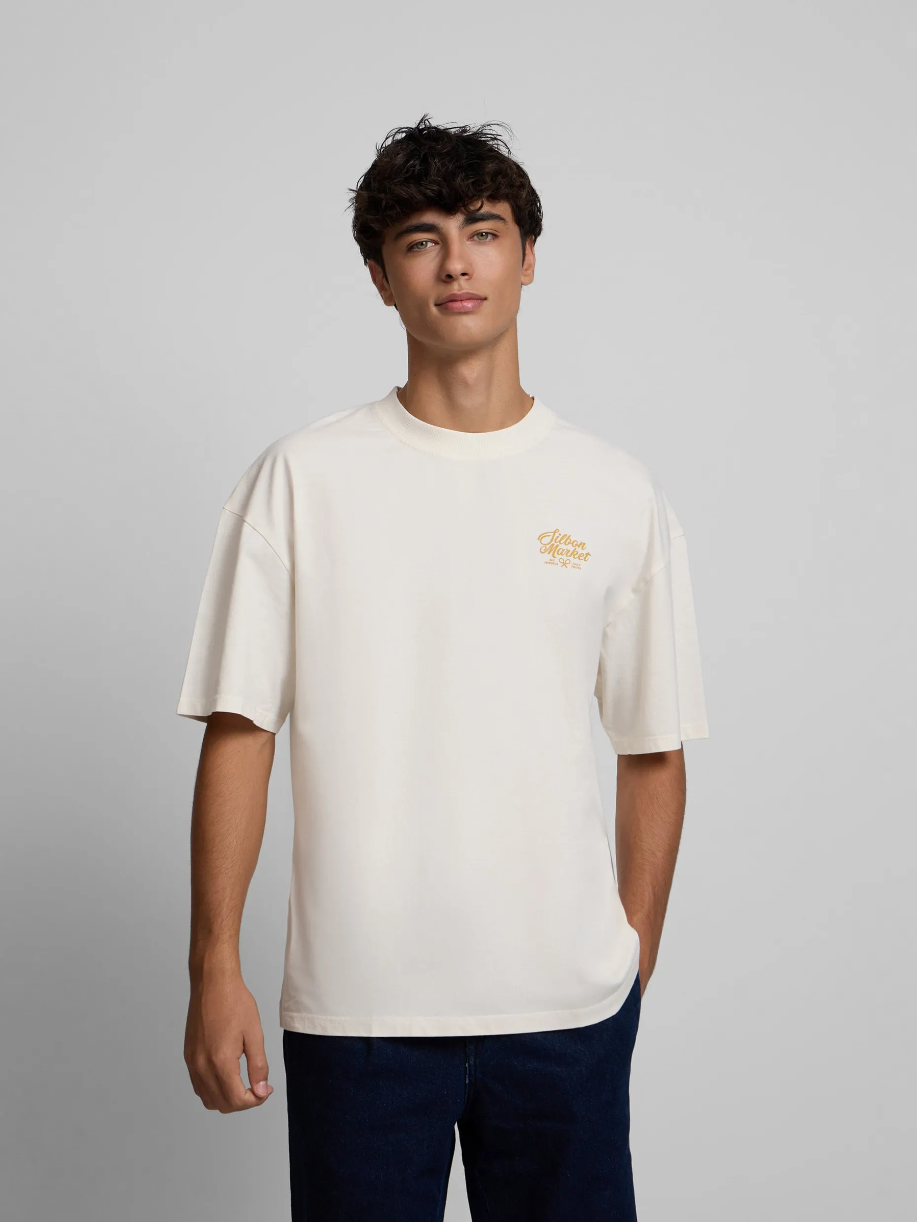Camiseta relaxed fit market crema