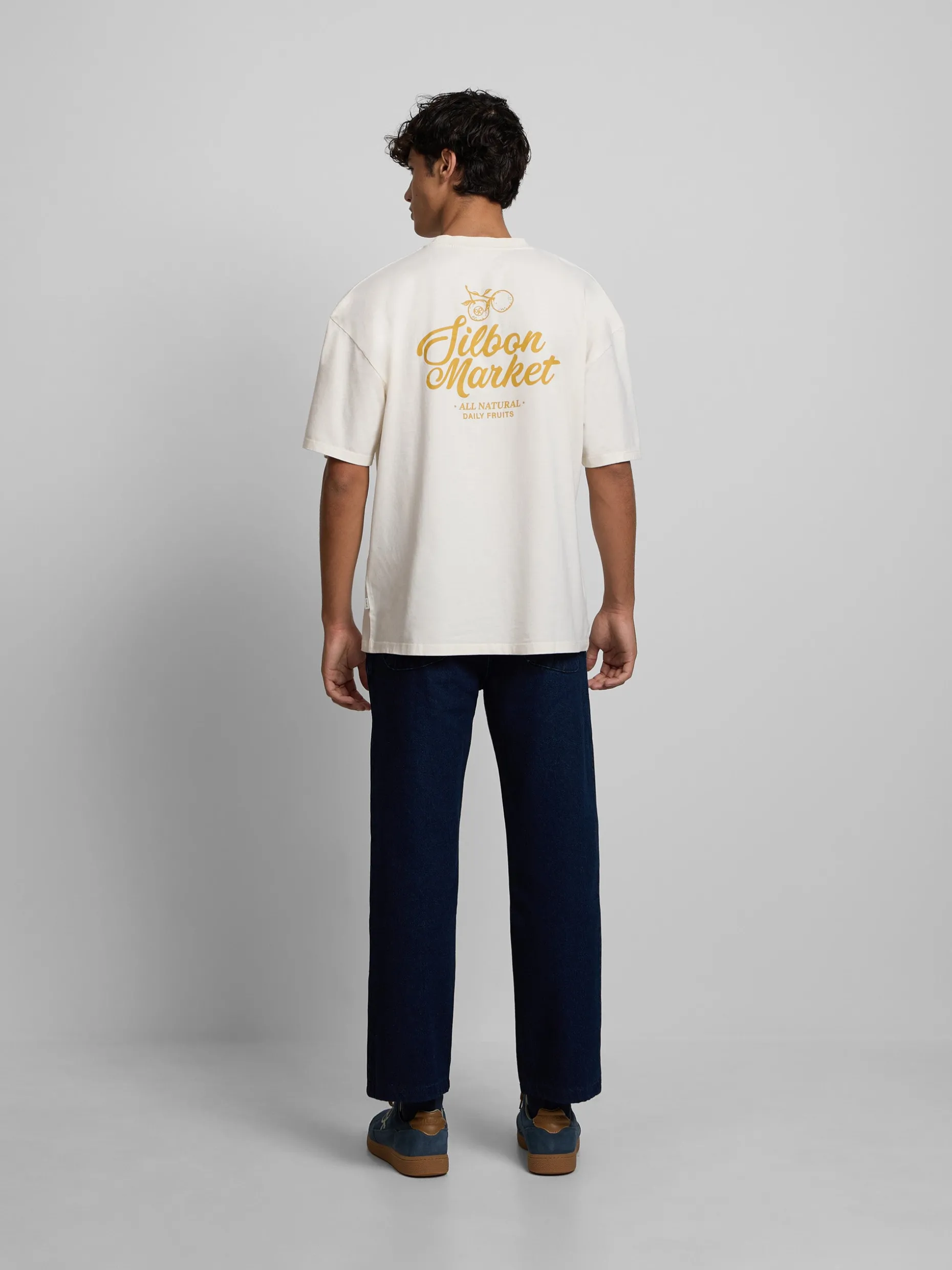 Camiseta relaxed fit market crema