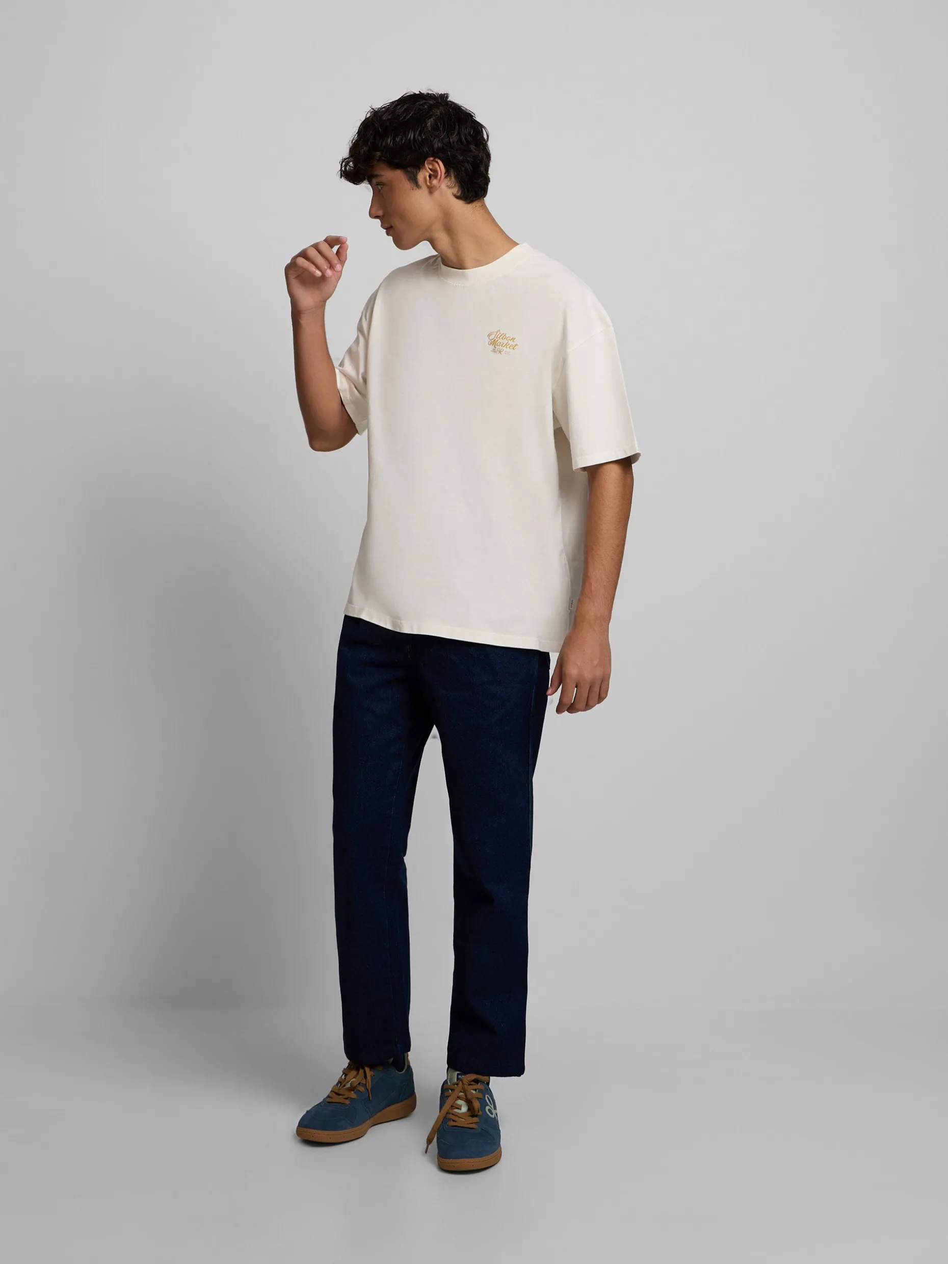 Camiseta relaxed fit market crema