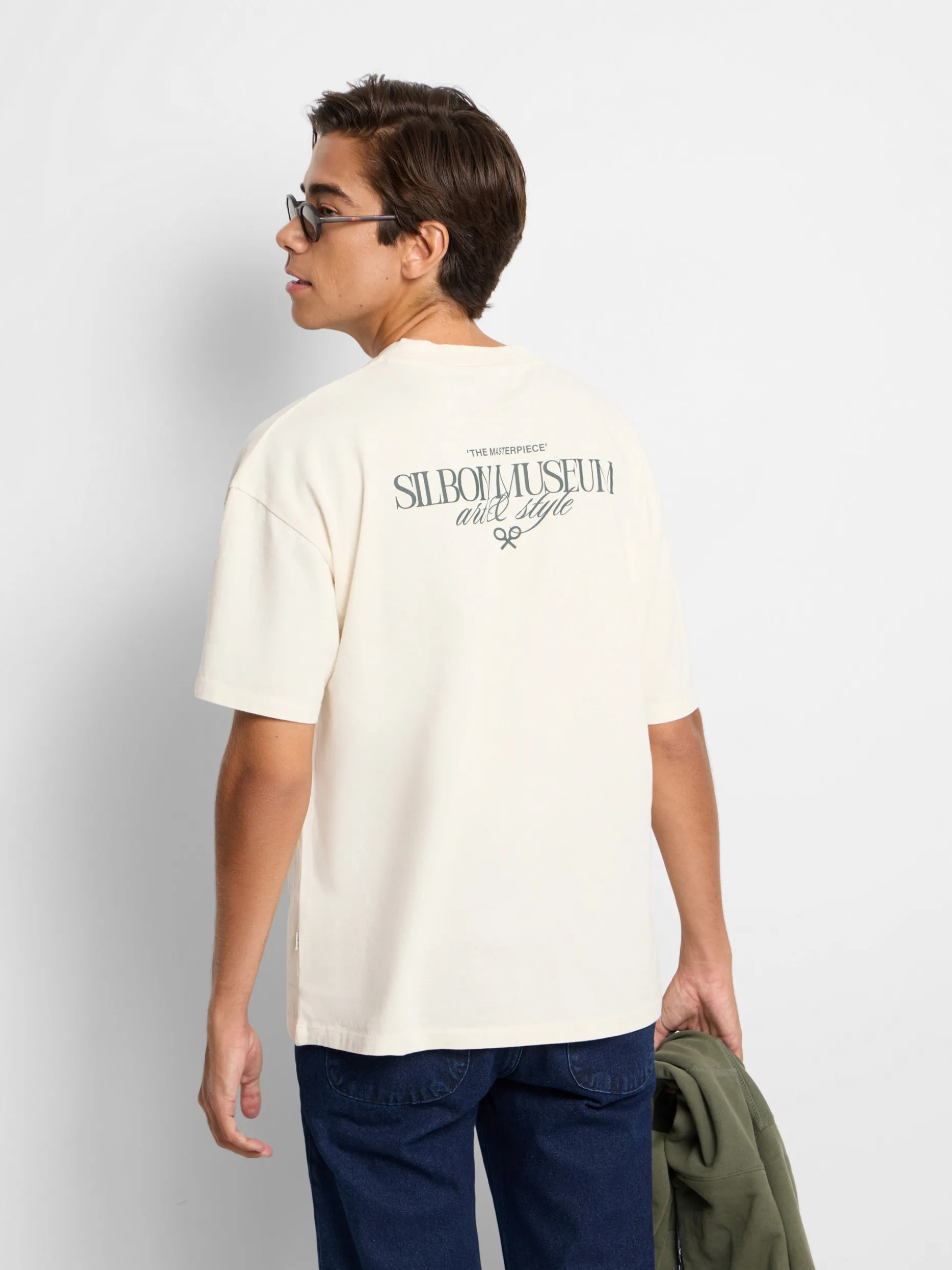 Camiseta relaxed fit museum ecru