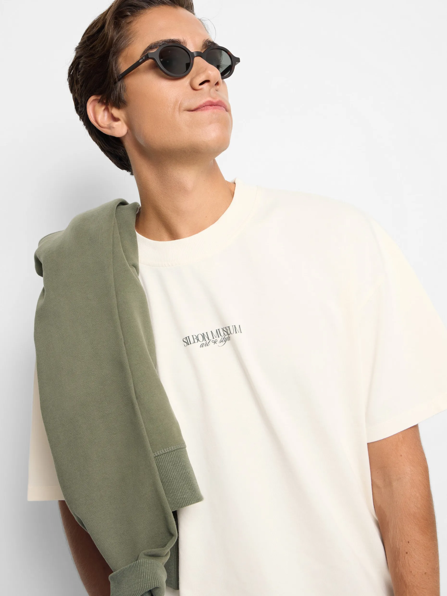 Camiseta relaxed fit museum ecru