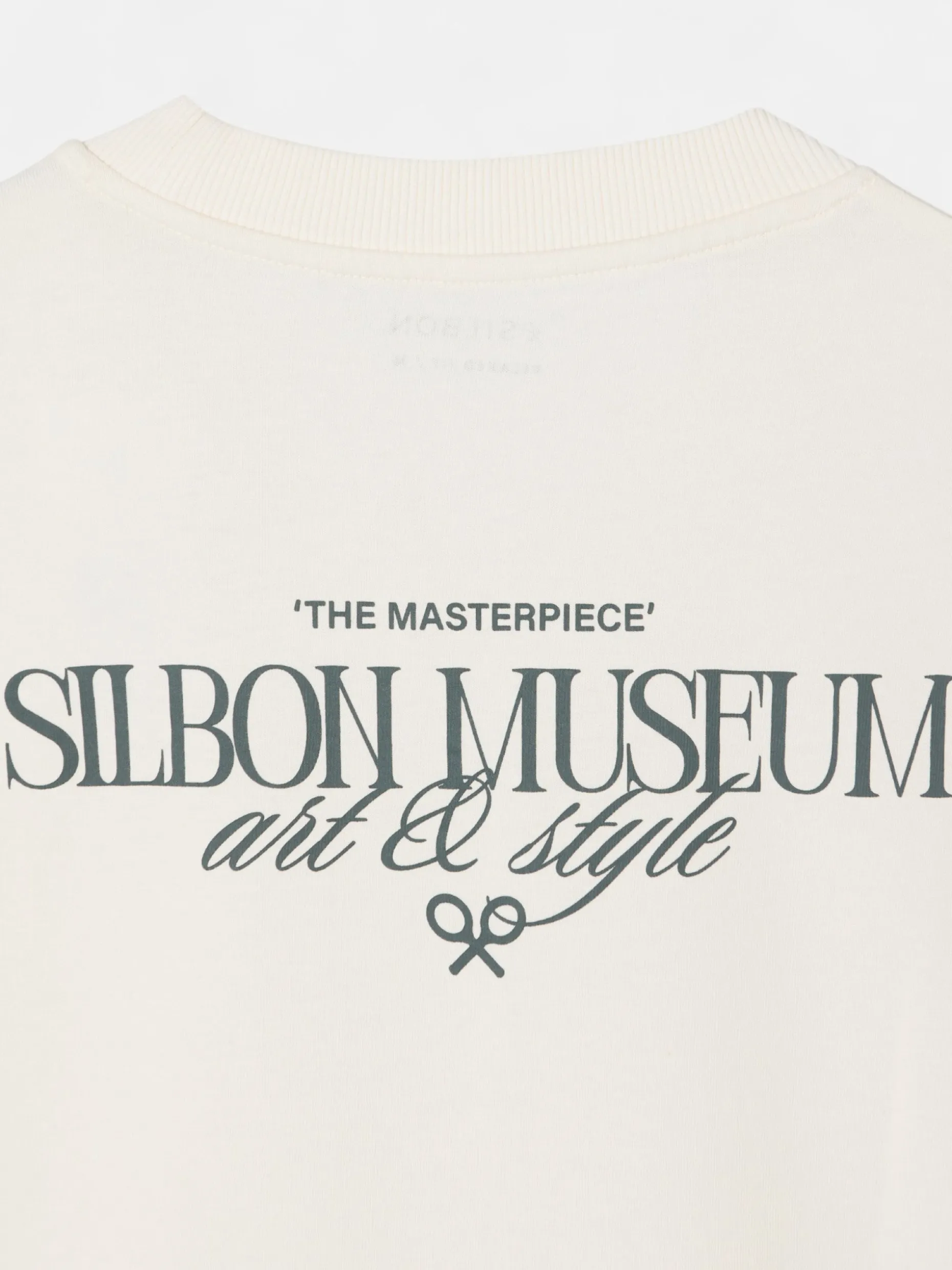 Camiseta relaxed fit museum ecru
