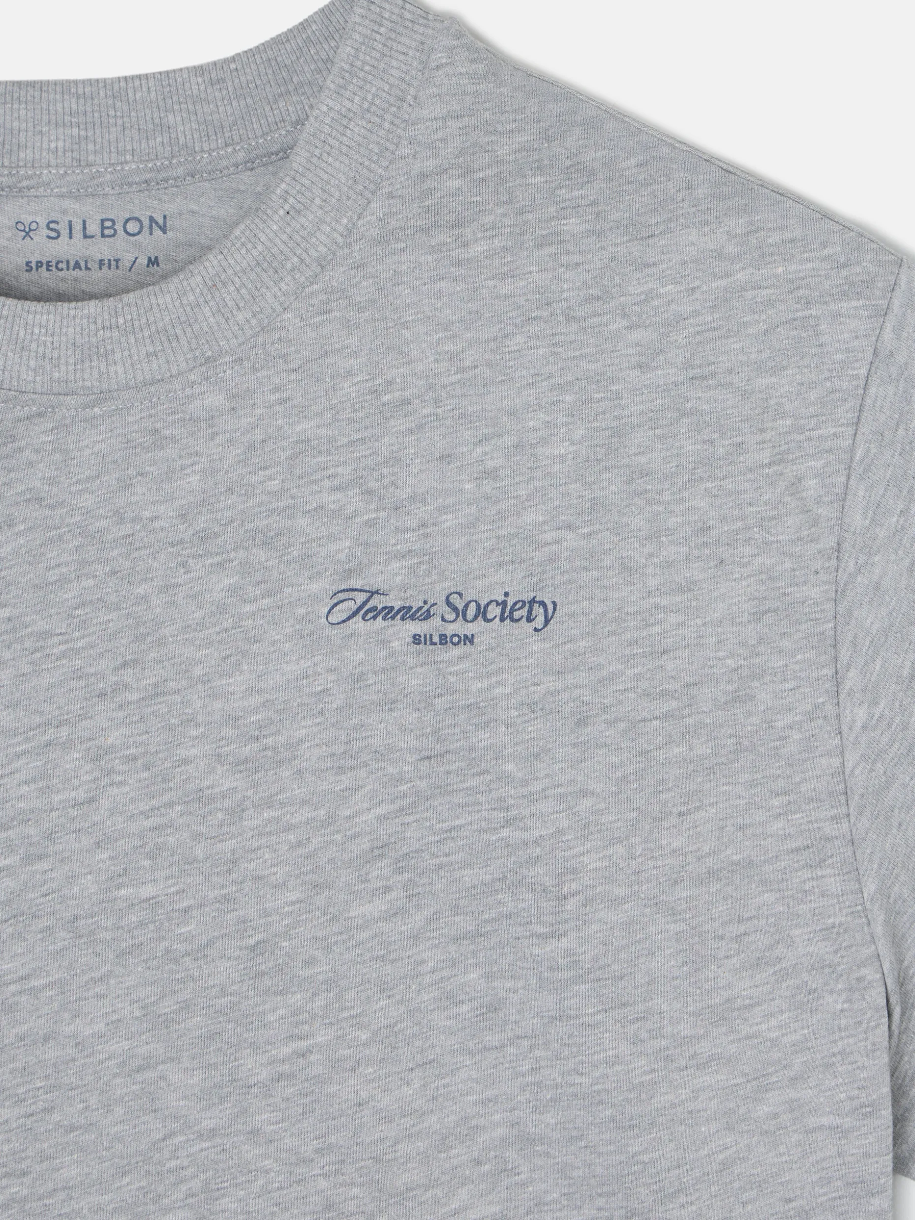 Camiseta special fit tennis society gris