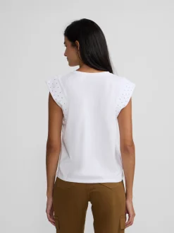 Camiseta woman hombrera tachas blanca