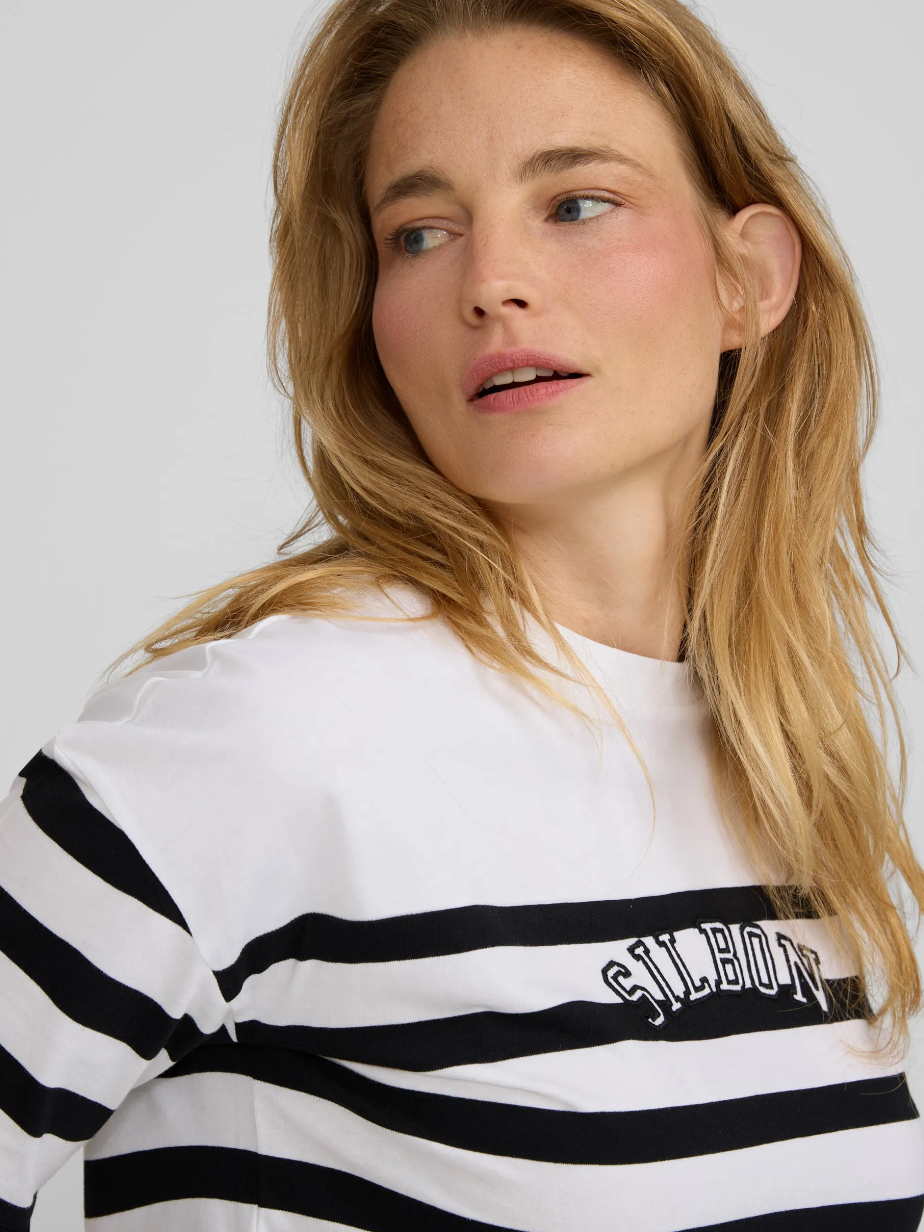 Camiseta woman rayas negra y blanca