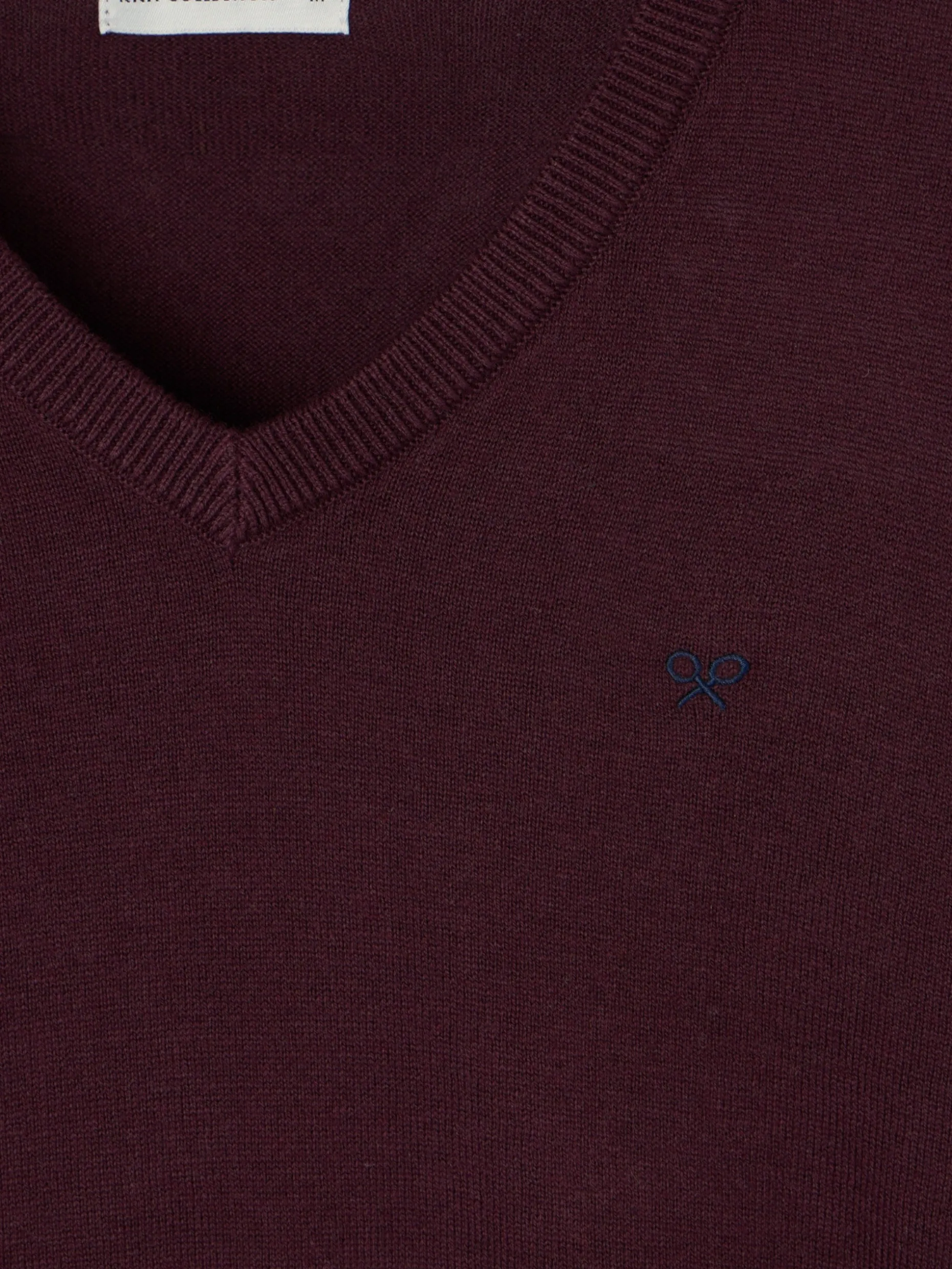 Jersey classic cuello pico burdeos