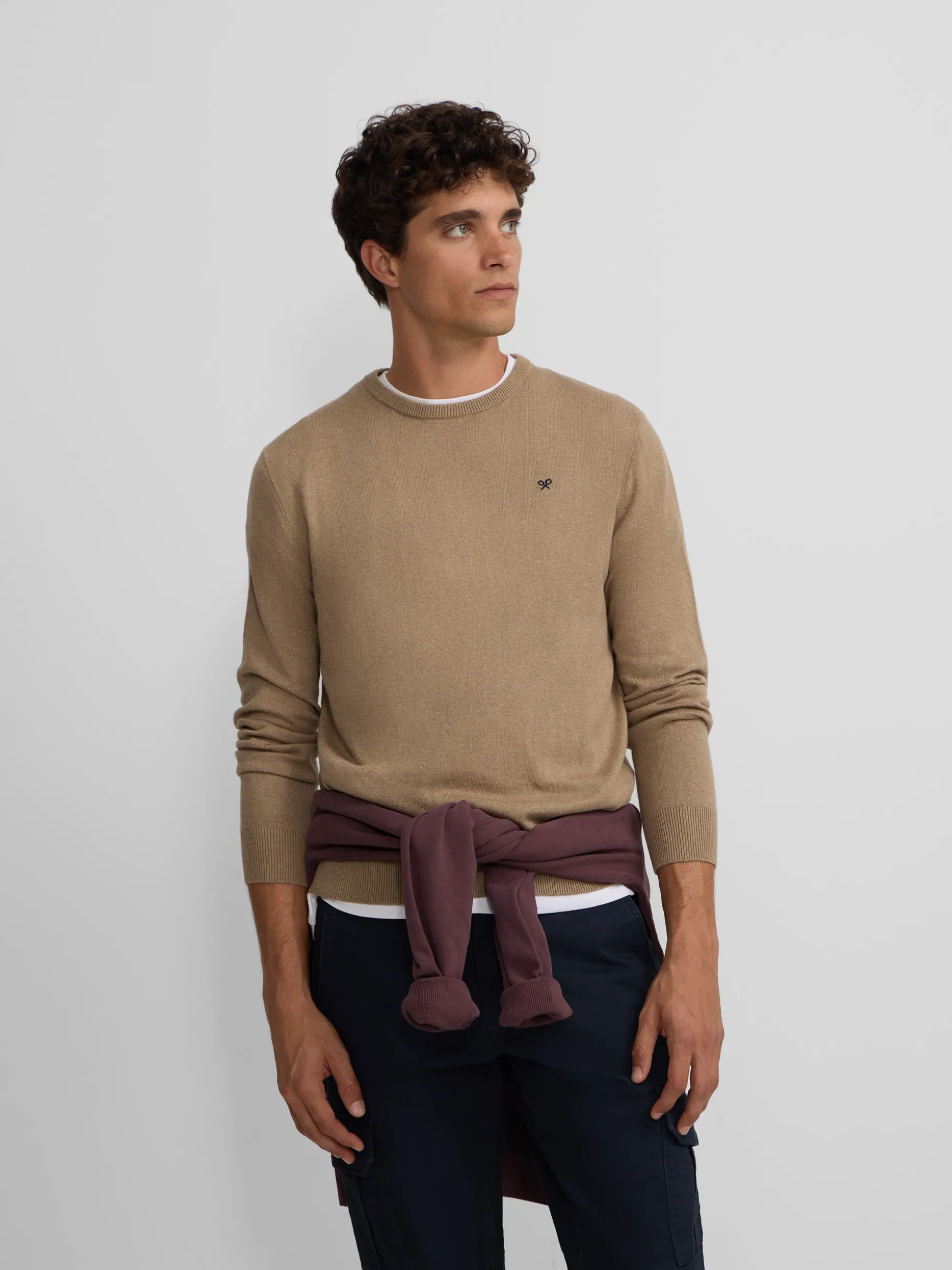 Jersey classic cuello redondo beige oscuro