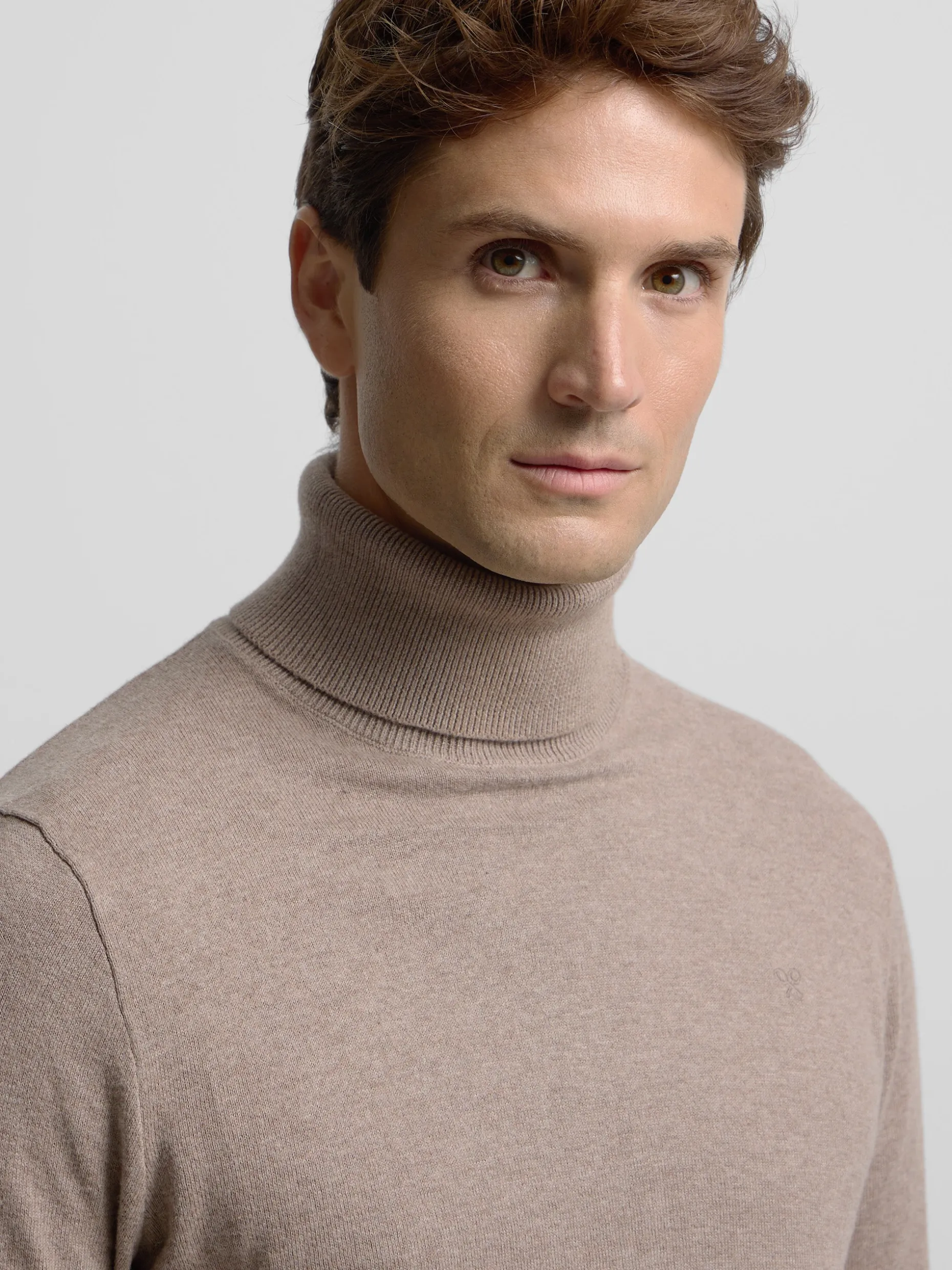 Jersey classic cuello vuelto marron claro