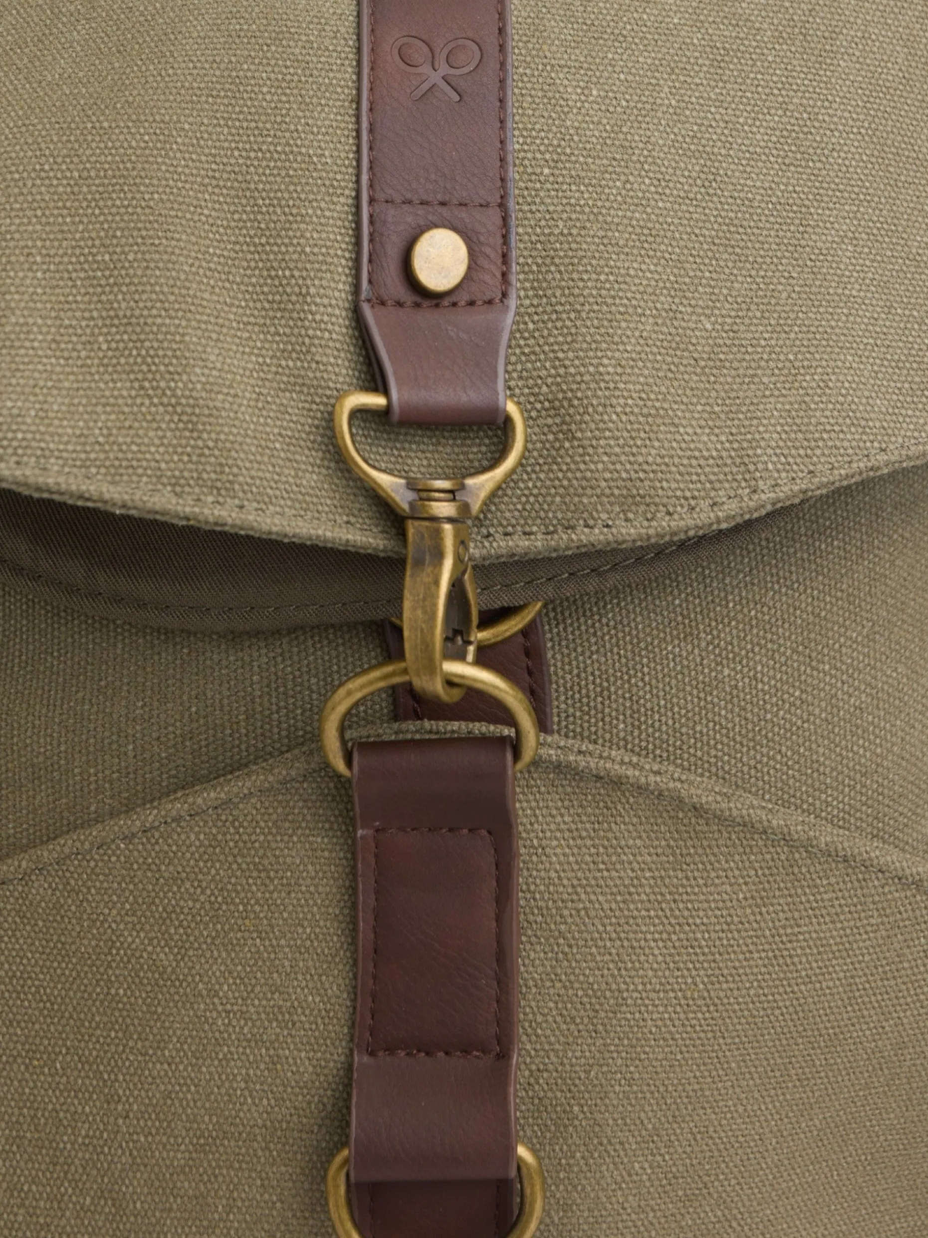 Mochila ajustable verde