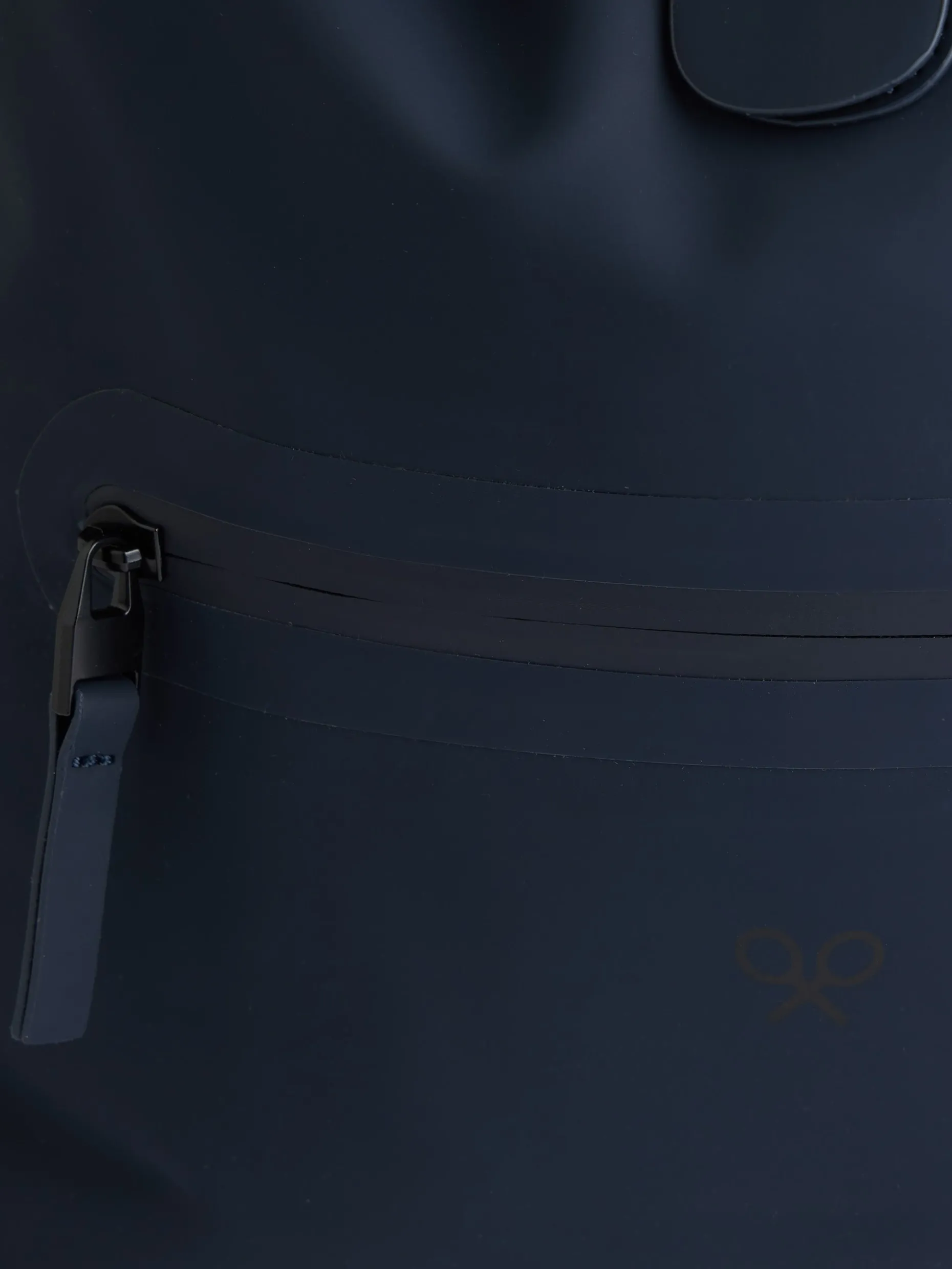 Mochila enrollable azul marino