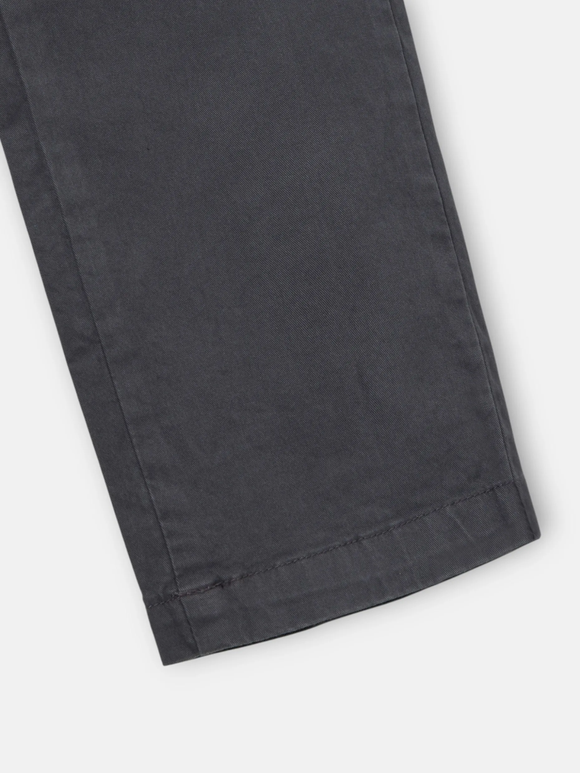 Pantalon cargo casual gris oscuro