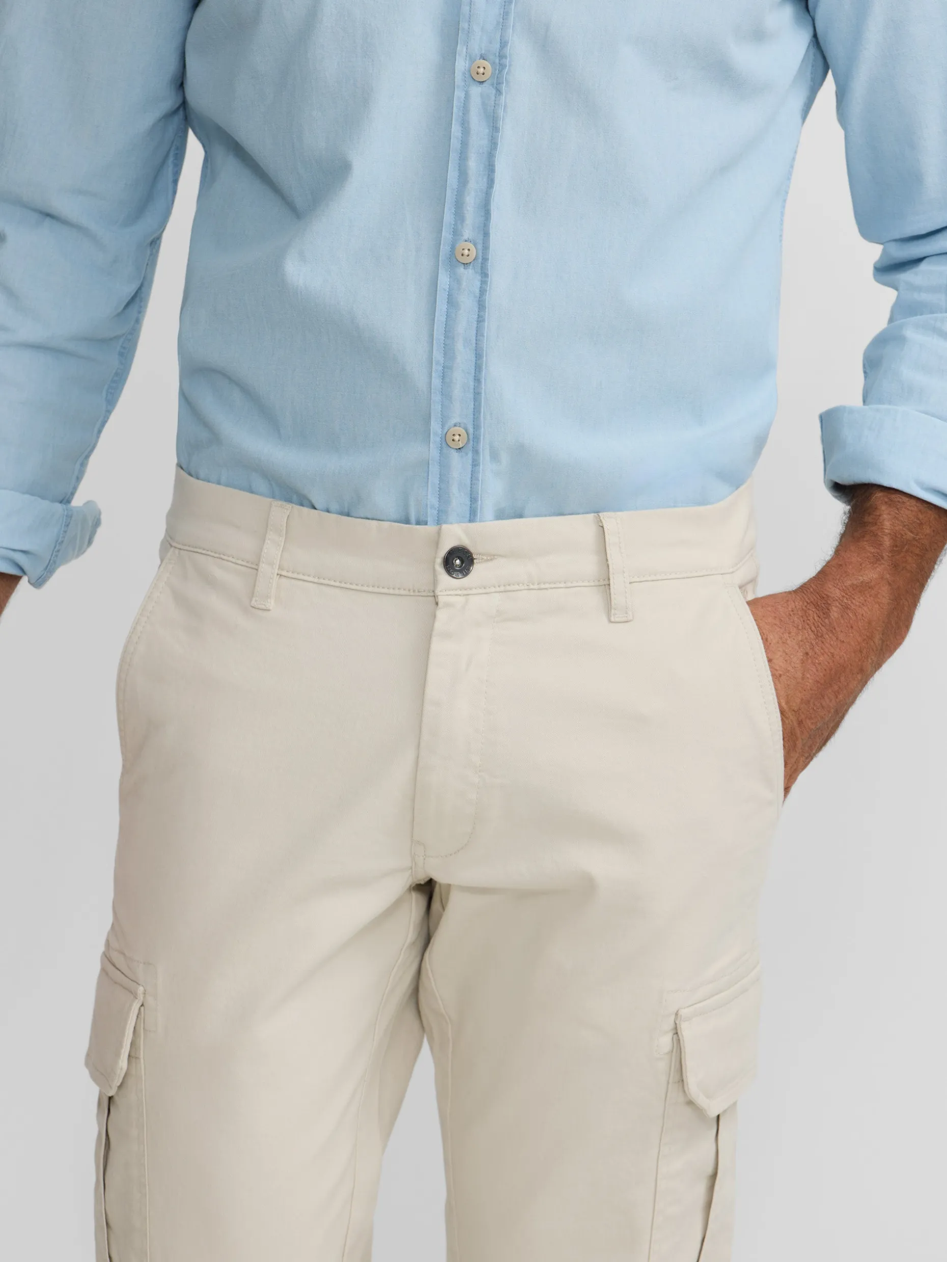 Pantalon cargo casual piedra