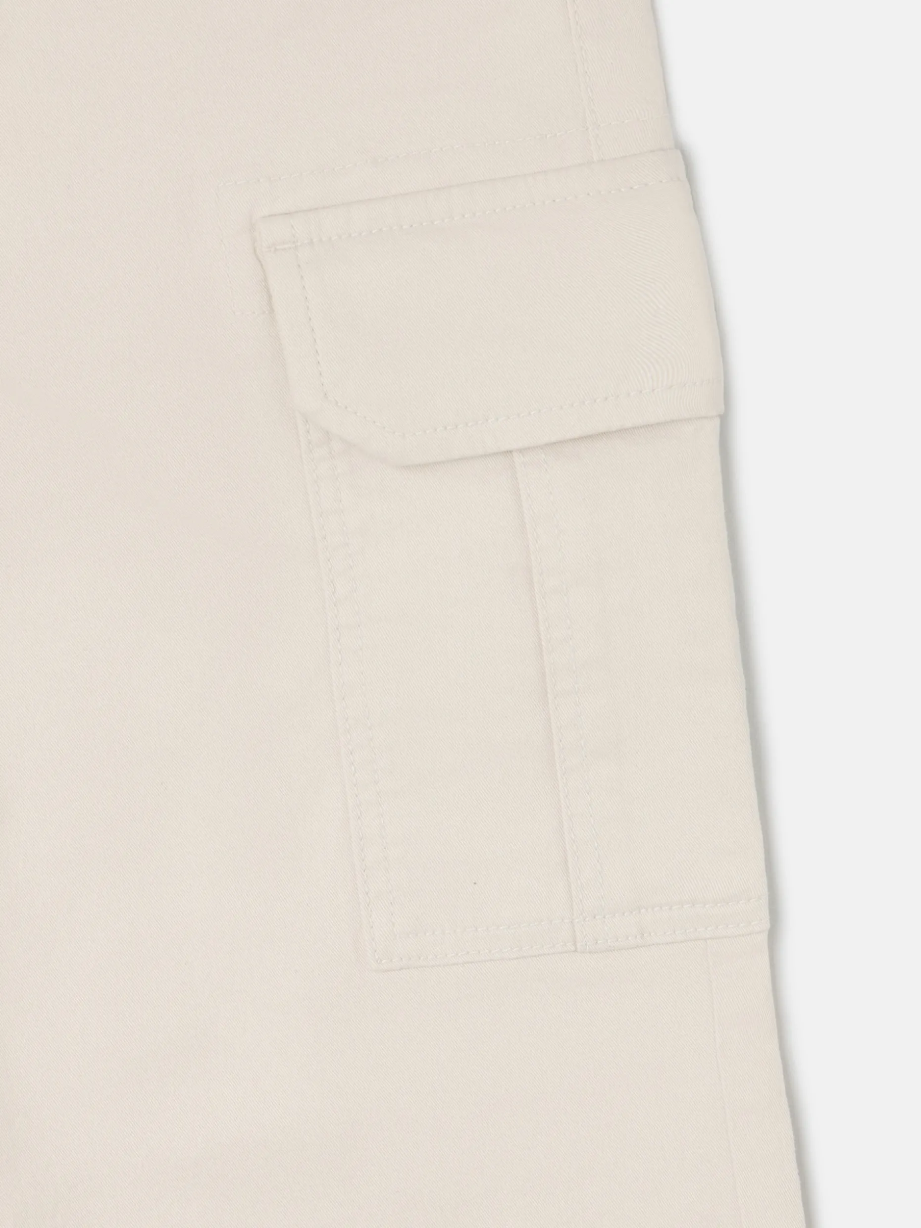 Pantalon cargo casual piedra