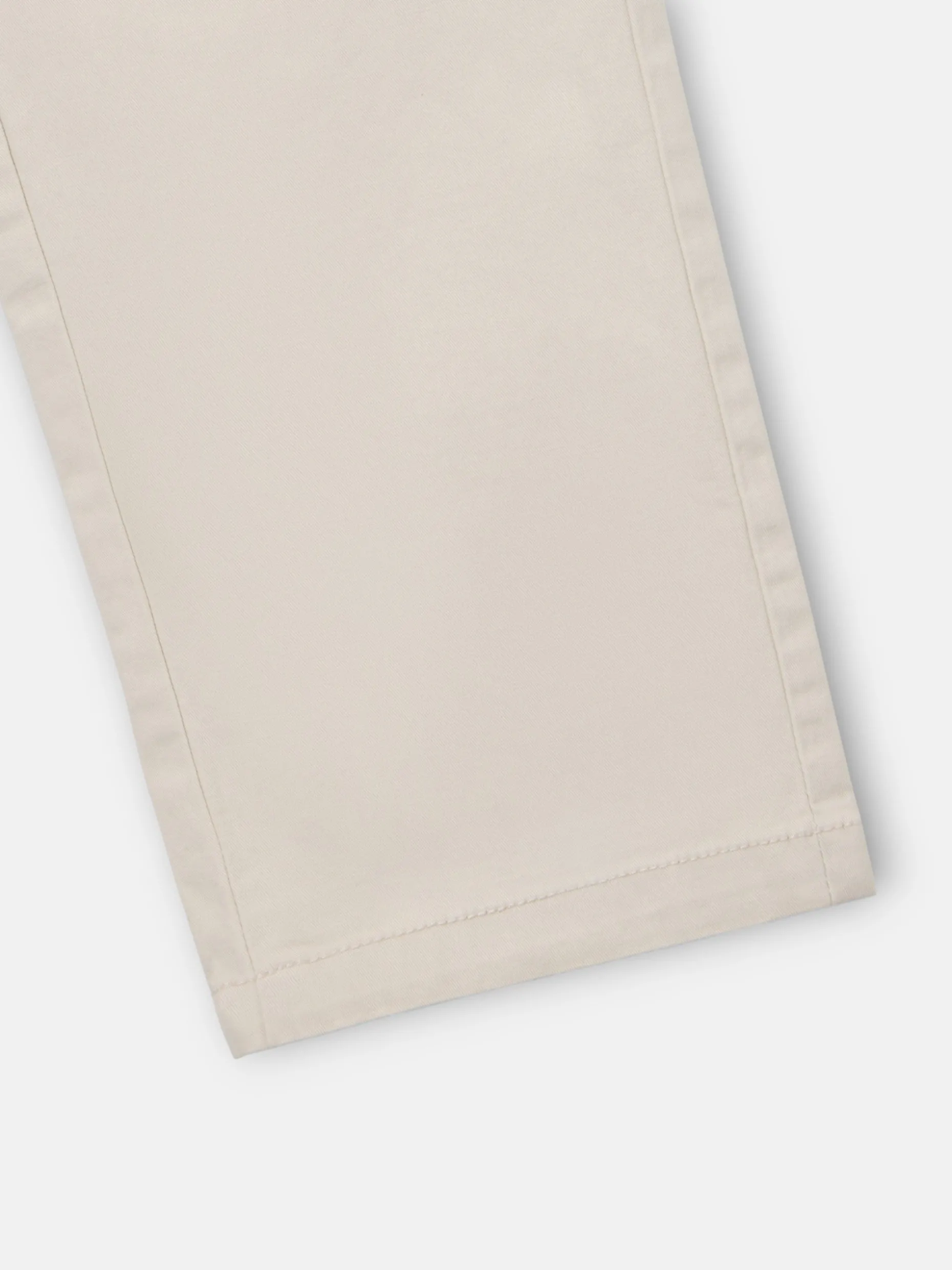 Pantalon chino casual pinzas piedra