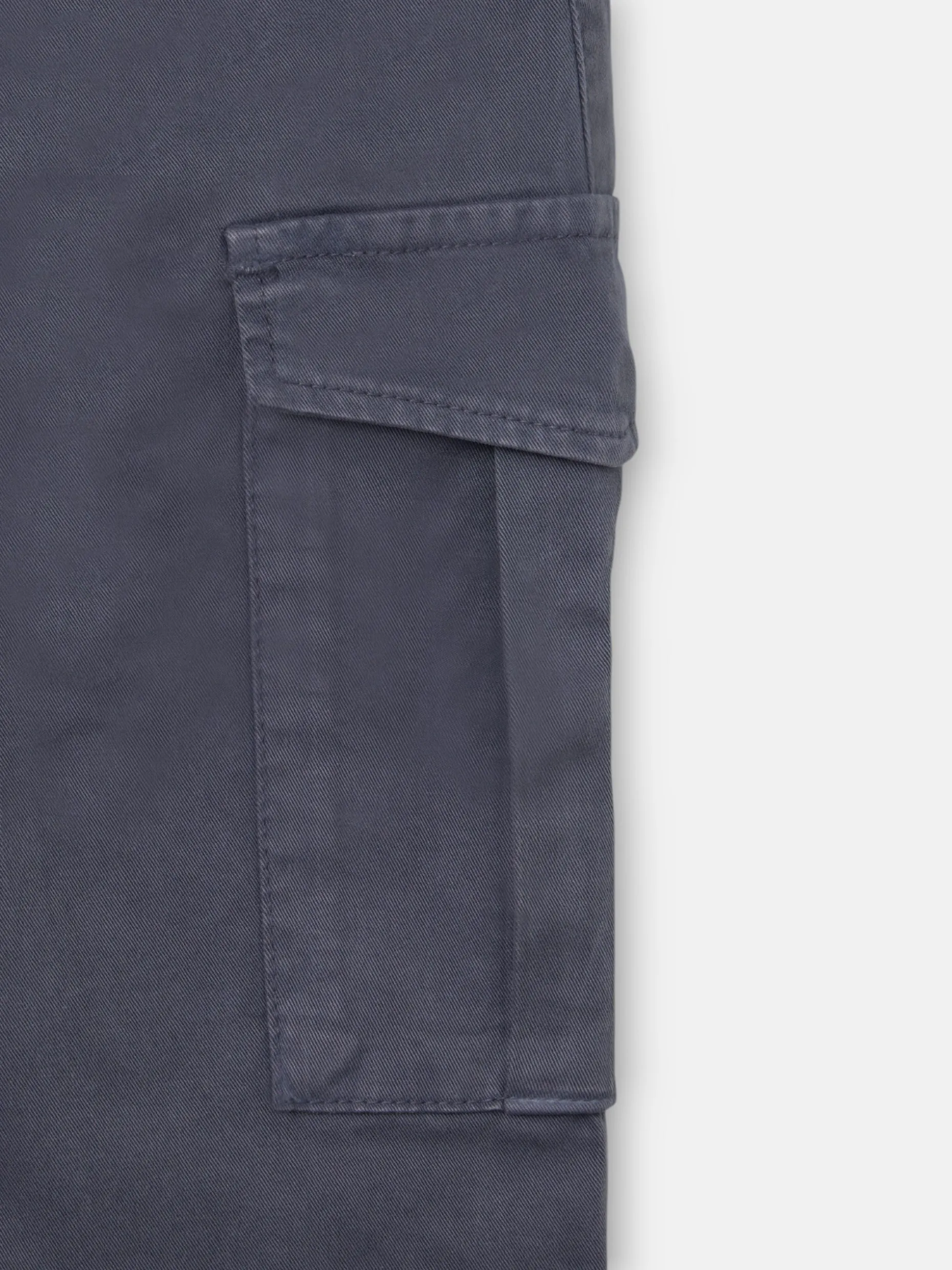 Pantalon jogger cargo pinza azul marino