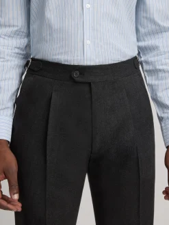Pantalon vestir pinzas gris oscuro