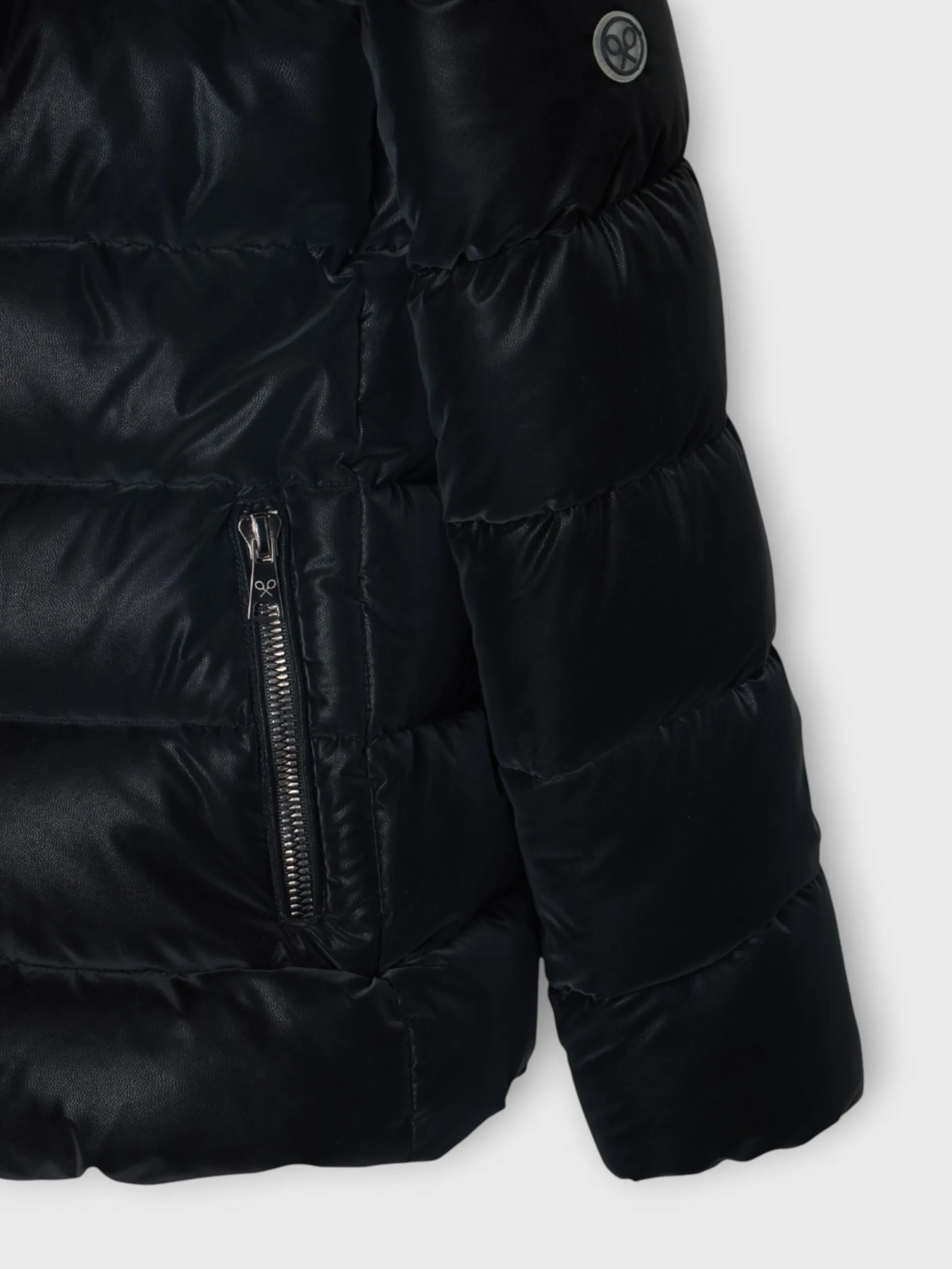 Parka corta acolchada negra