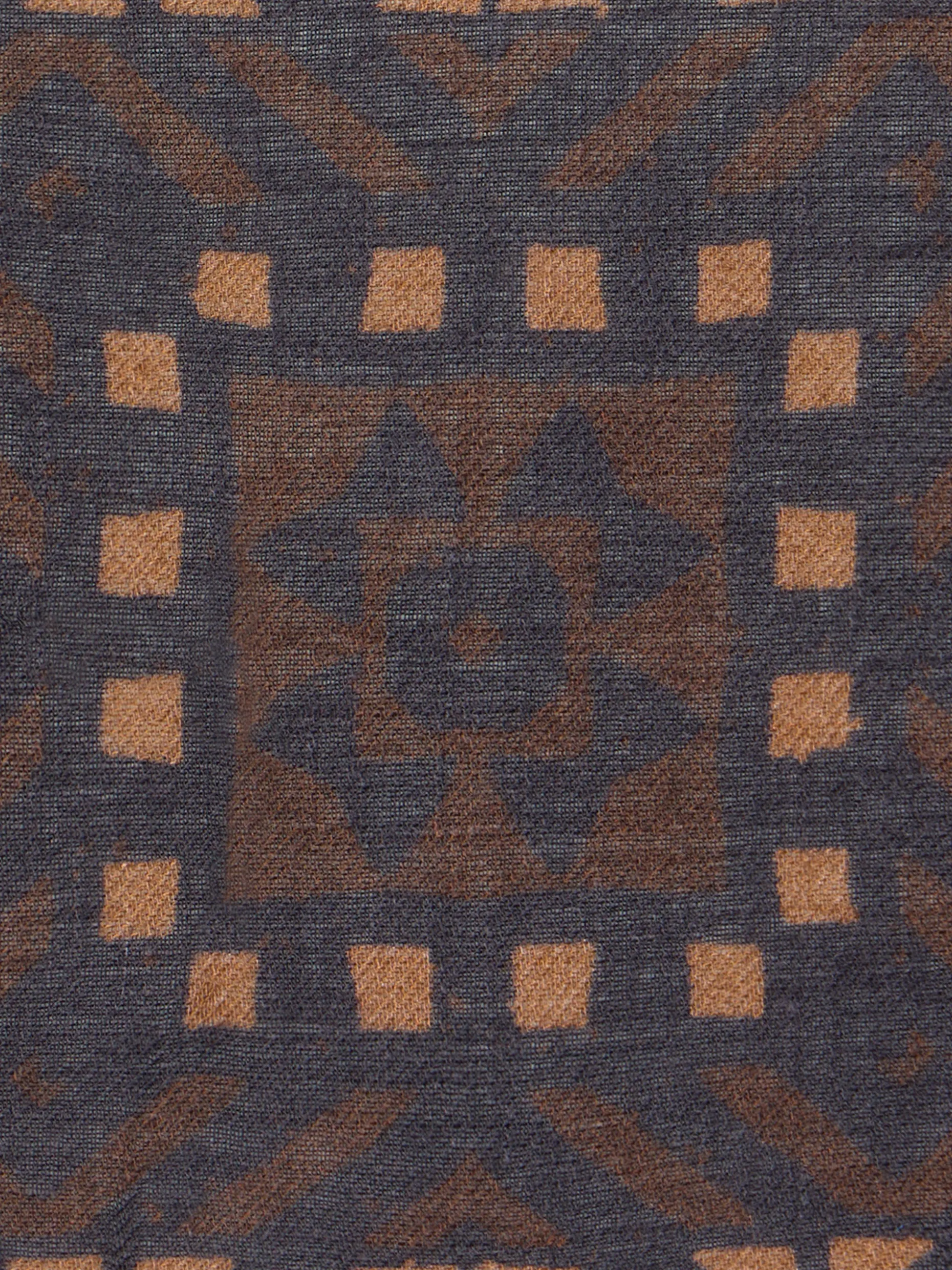 Pañuelo motivos etnicos marron