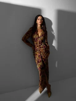 Vestido largo abertura estampado cachemir burdeos