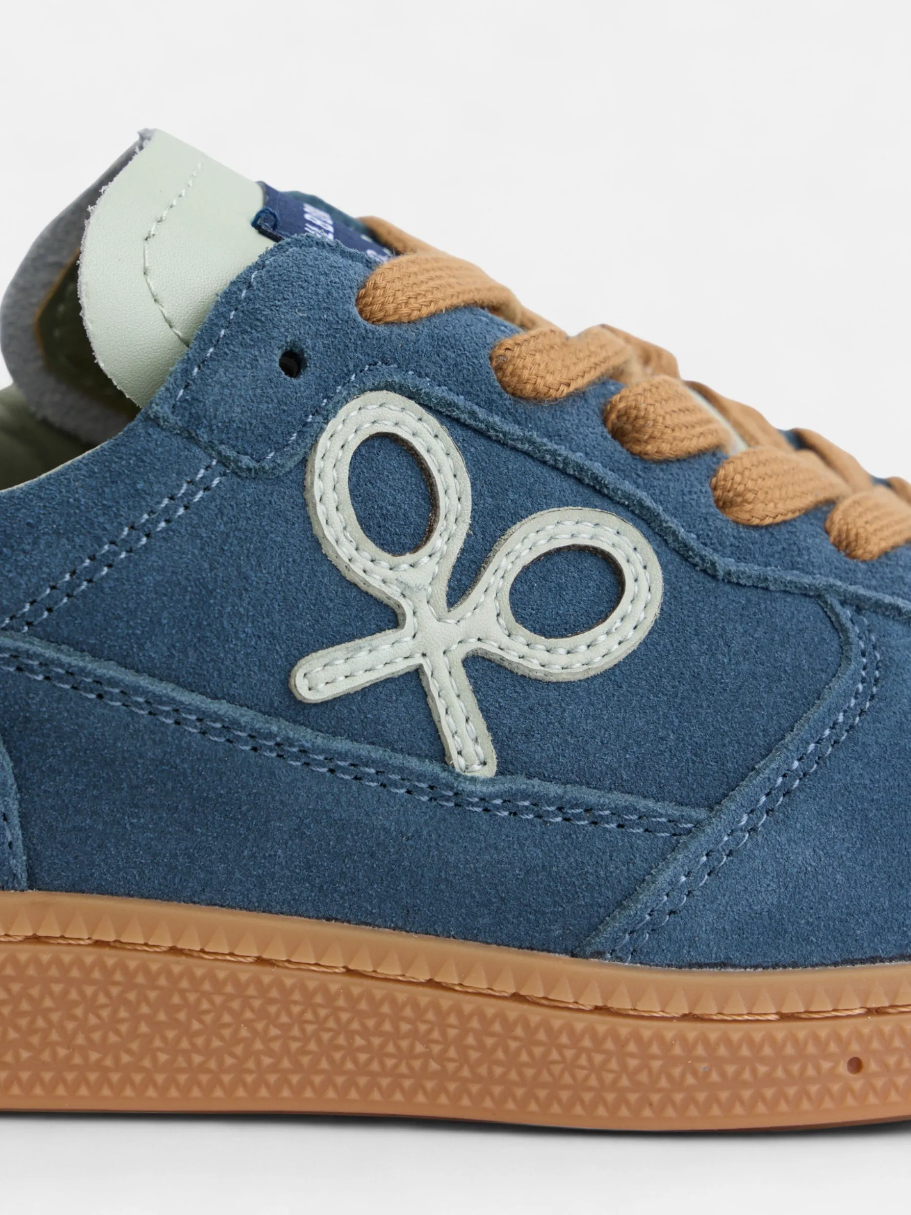 Zapatilla casual piel azul
