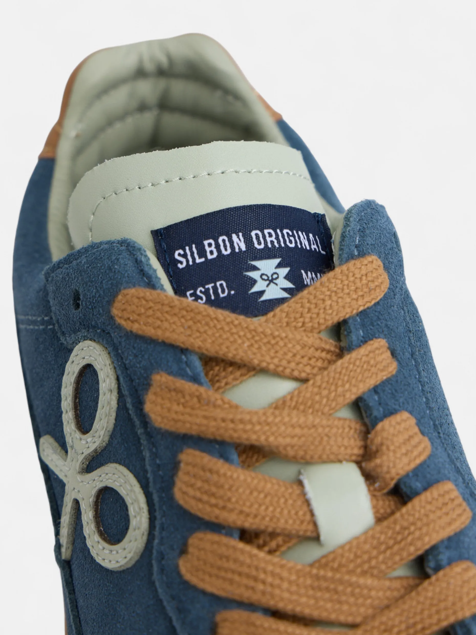 Zapatilla casual piel azul