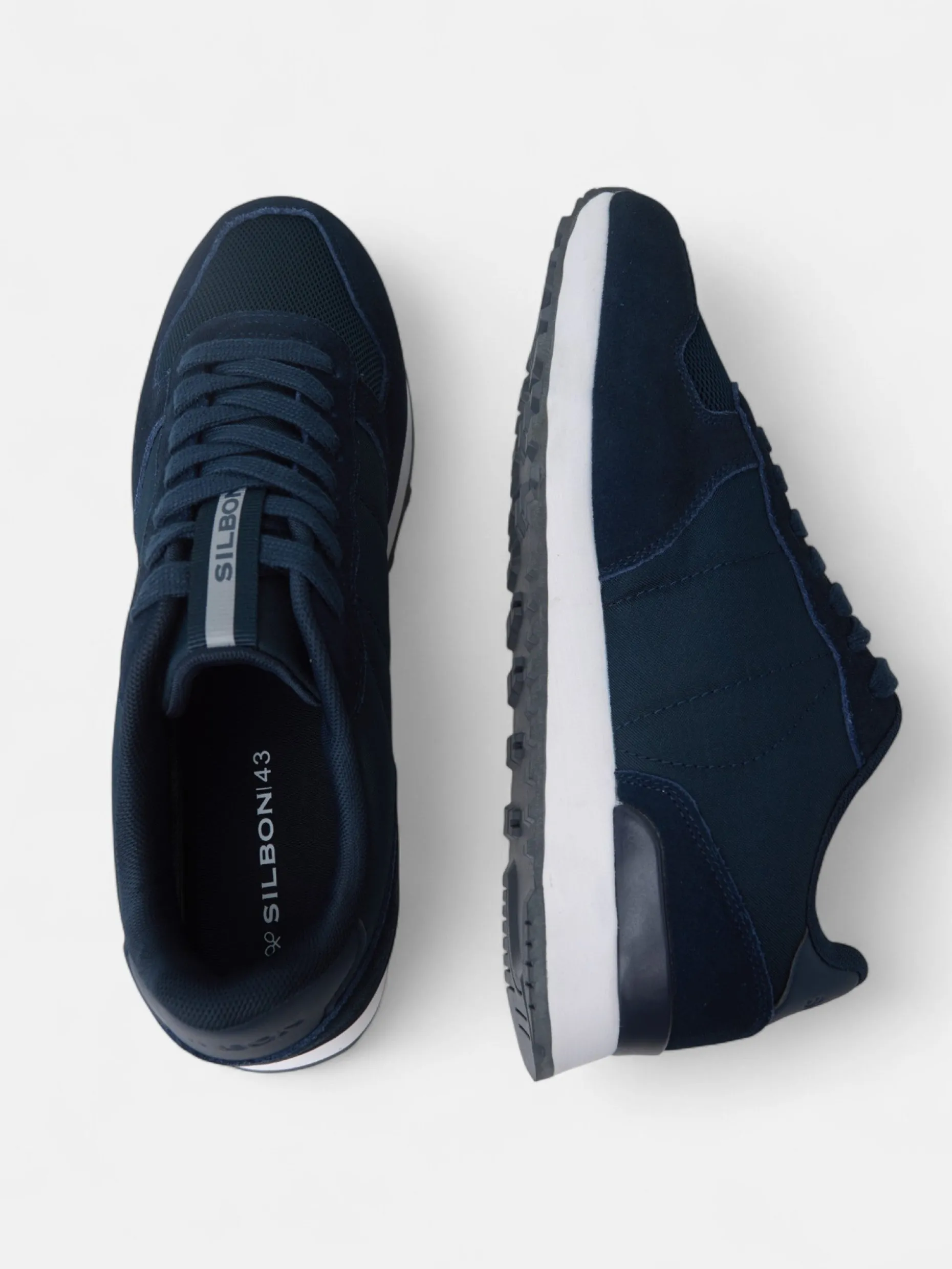 Zapatilla running clasica azul marino