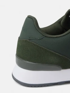Zapatilla running clasica verde