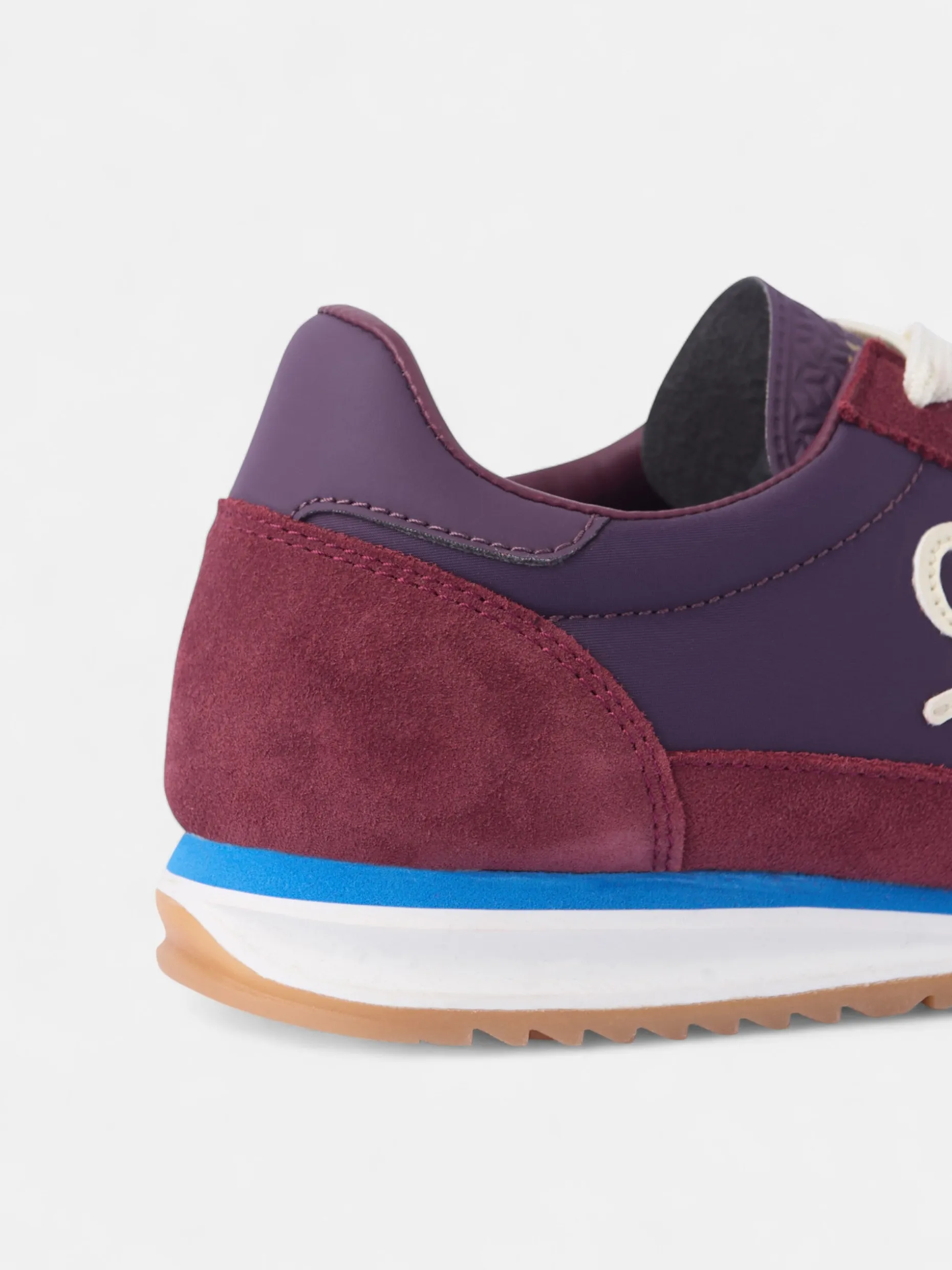 Zapatilla running raqueta burdeos