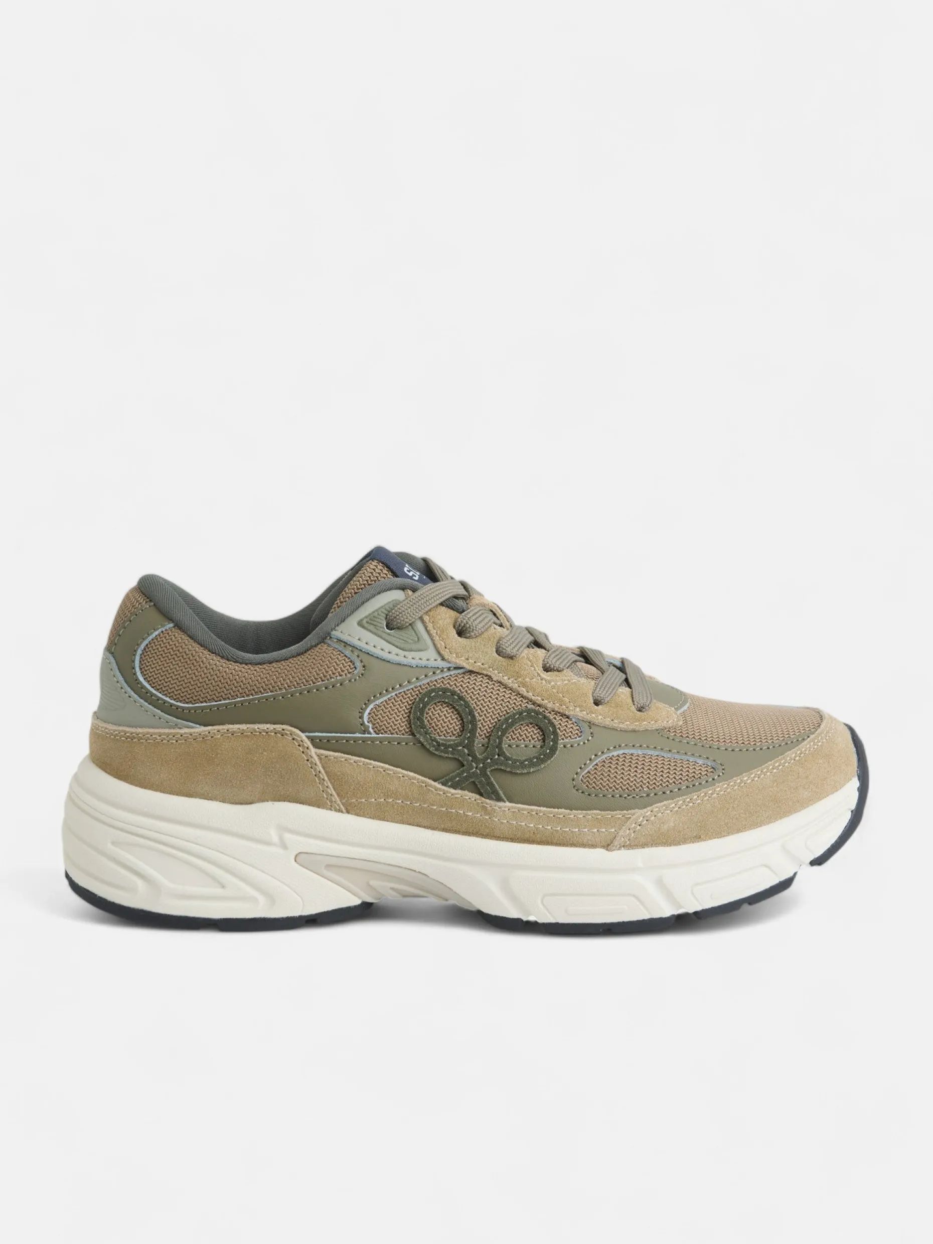 Zapatilla running tono verde