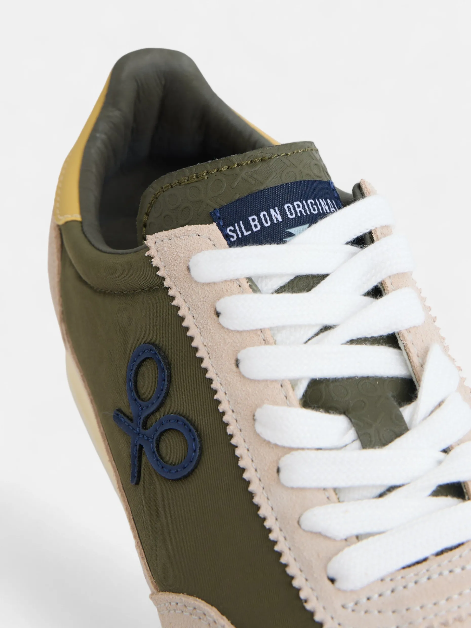 Zapatilla vintage verde beige
