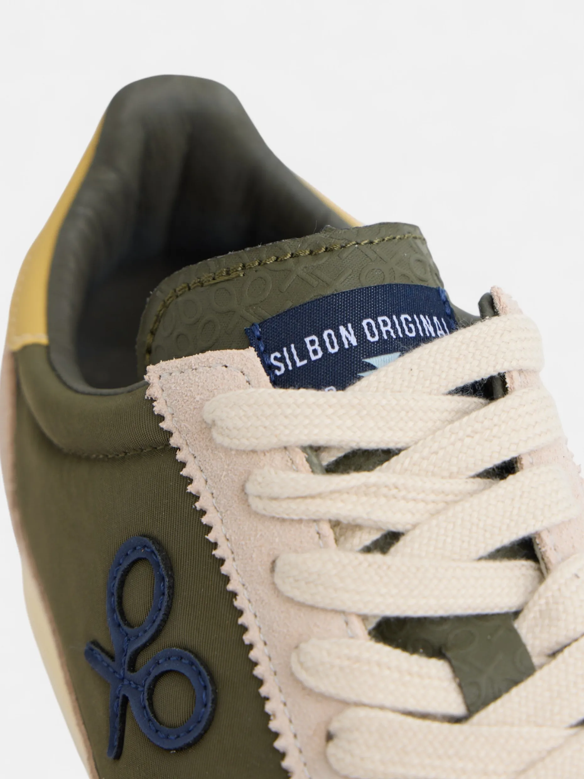 Zapatilla vintage verde beige