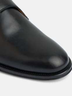 Zapato hebilla piel negro