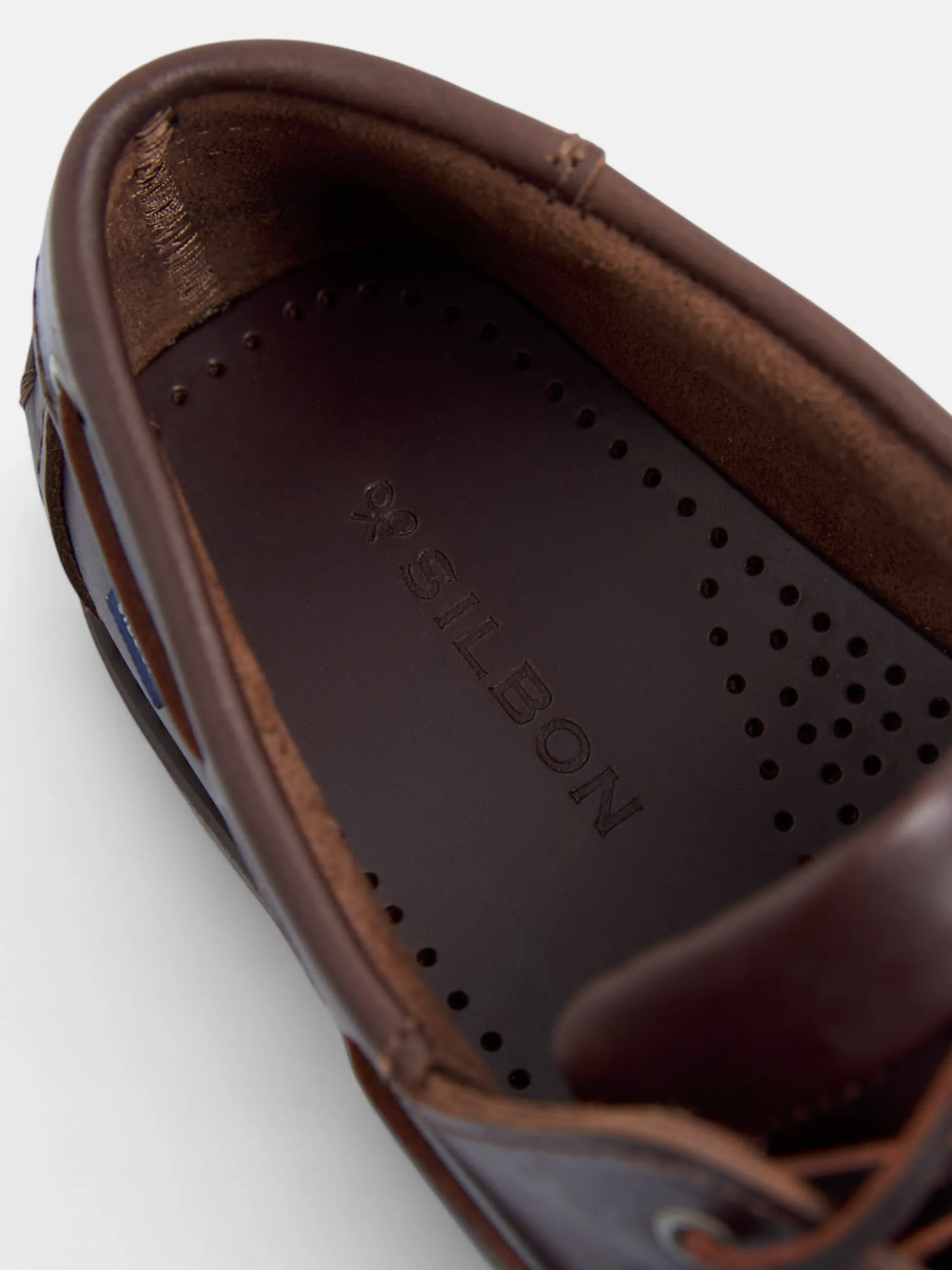 Zapato nautico piel fino marron oscuro
